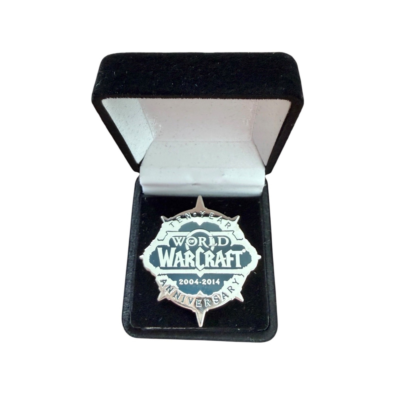 BlizzCon 2014 World of Warcraft 10th Anniversary Pin Blizzard WoW Rare Boxed