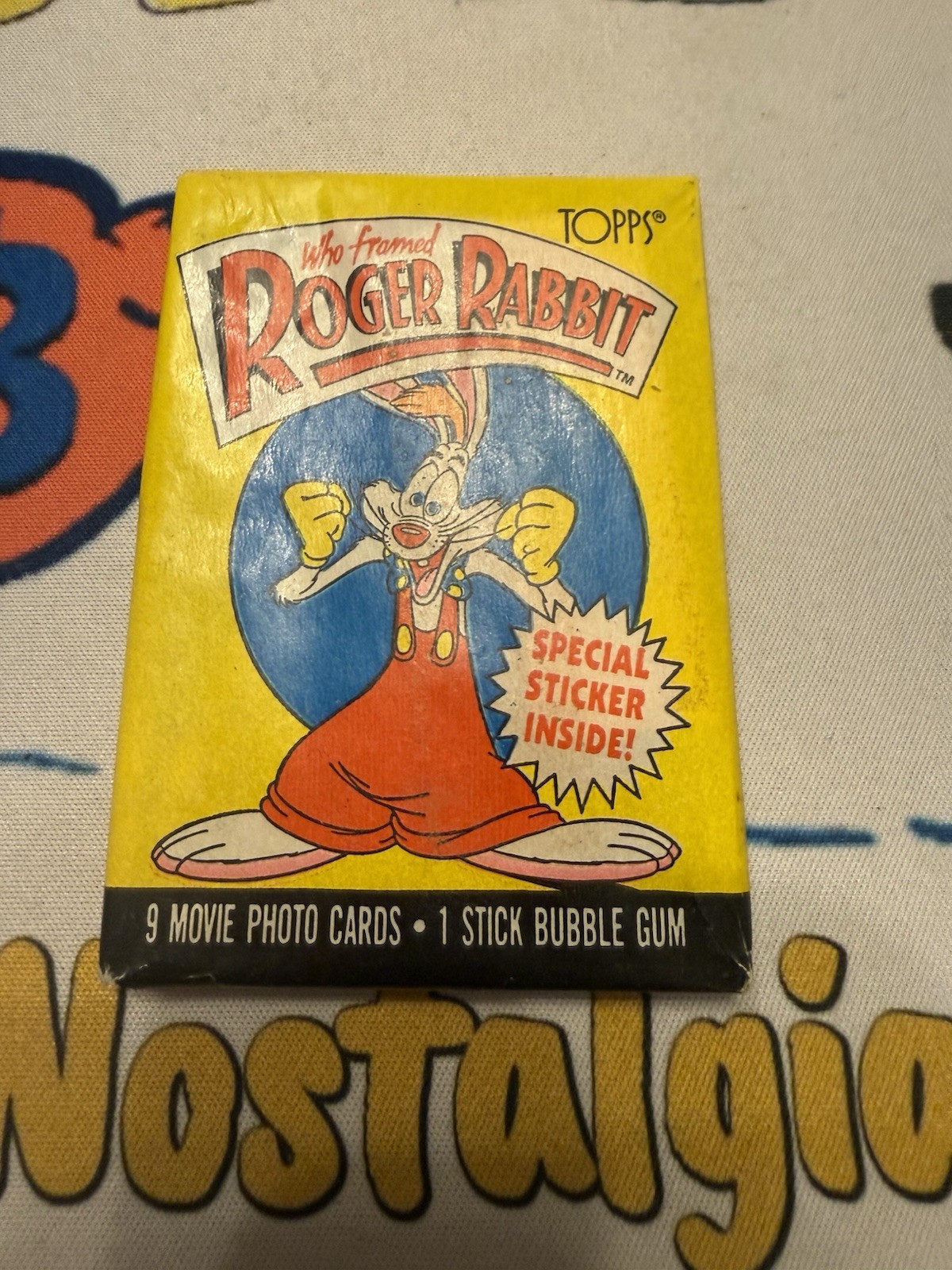 (1) Sealed Pack 1987 Topps Who Framed Roger Rabbit (9 Cards/1 Sticker)