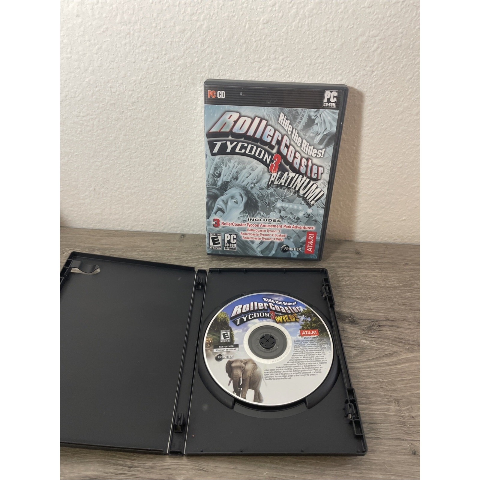 RollerCoaster Tycoon 3 PC Lot - Platinum Case, Wild & Soaked Expansion Discs