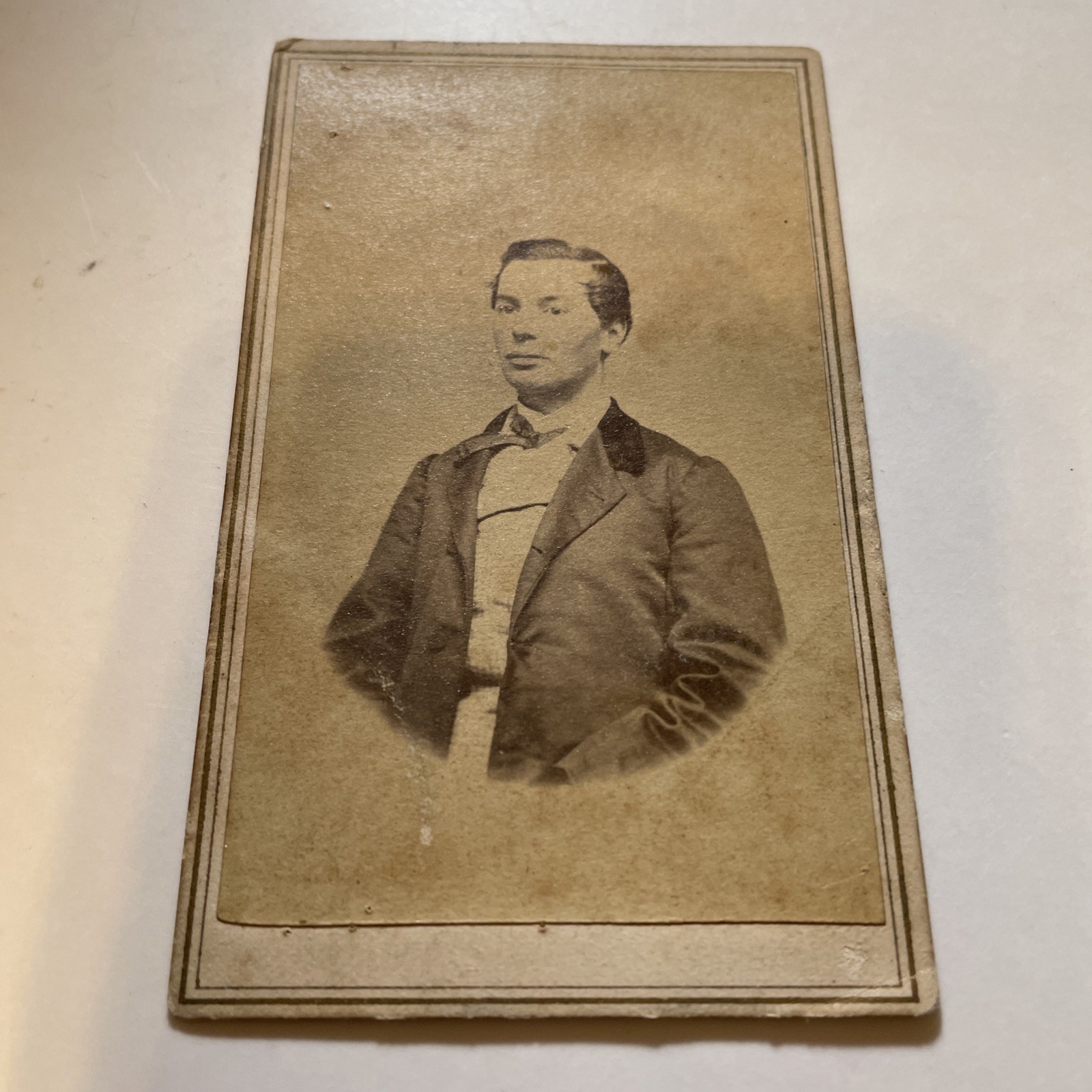 ANTIQUE CDV CIVIL WAR  1864 STAMP , LOWVILLE, N Y GENTLEMAN PHOTO BY VAN  AKEN