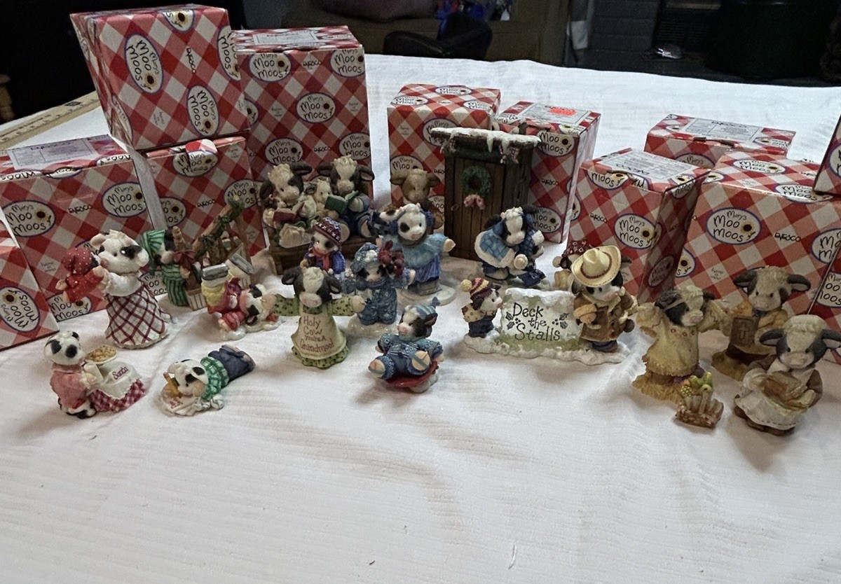 Mary Moo Moos Lot Of 19 Random Figurines Anthropomorphic Cows Holidays Family
