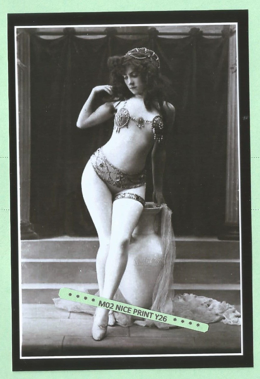 Found PHOTO of a 1910's Pretty Beautiful French Burlesque Performer