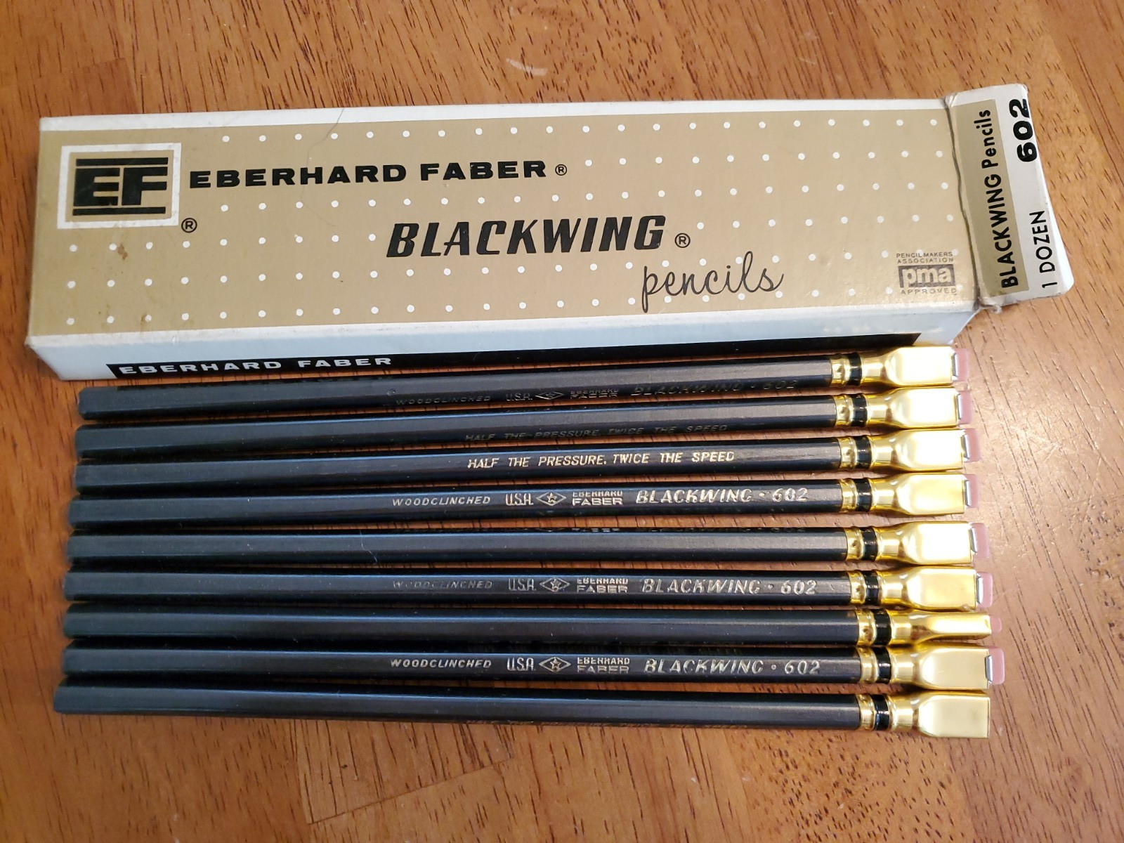 9 Eberhard Faber Blackwing 602  Wood Pencils in a  Collectible Box Vintage *READ