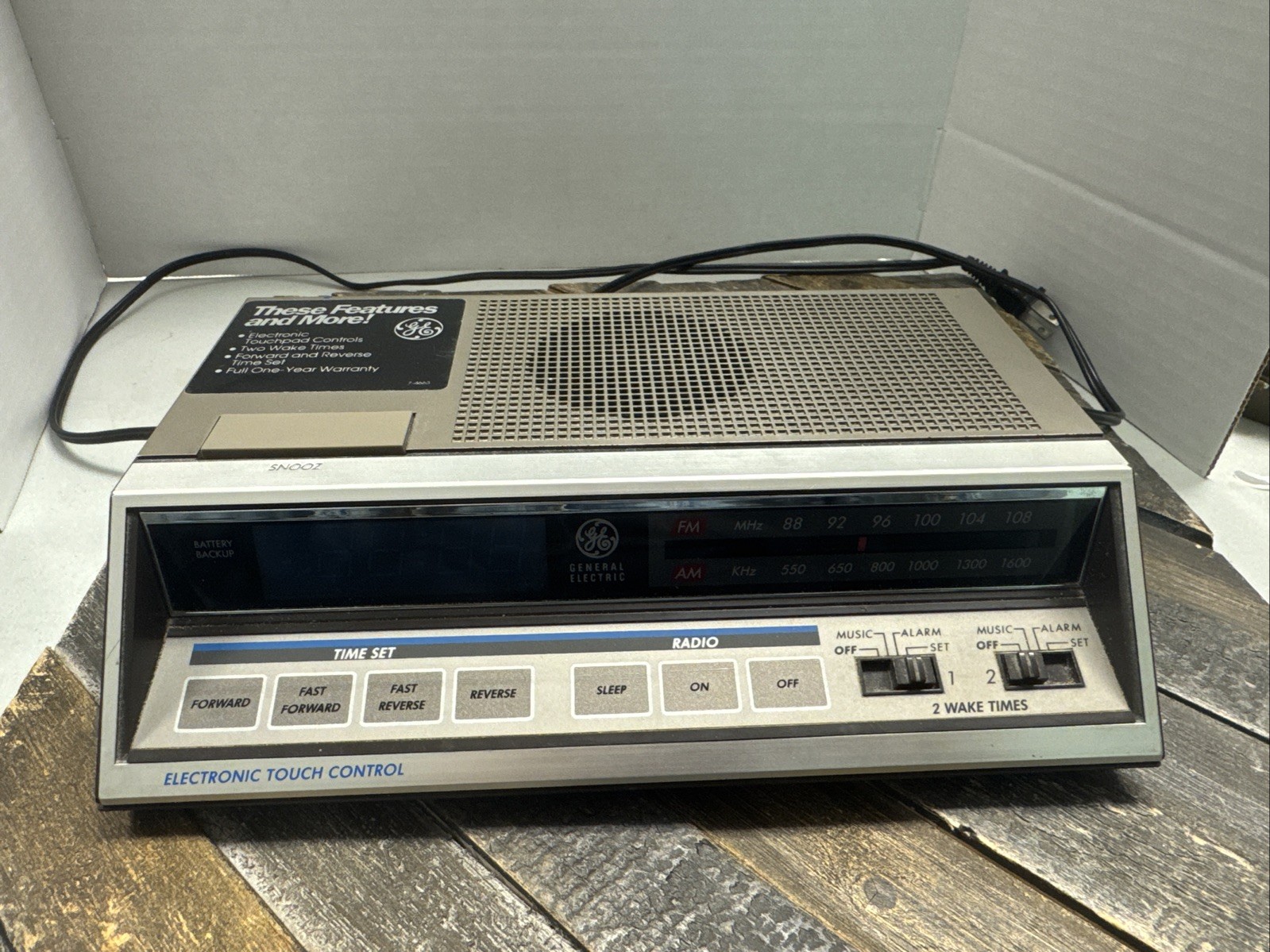 Vintage General Electric GE Electronic Touch Control Alarm 7-4663A m15