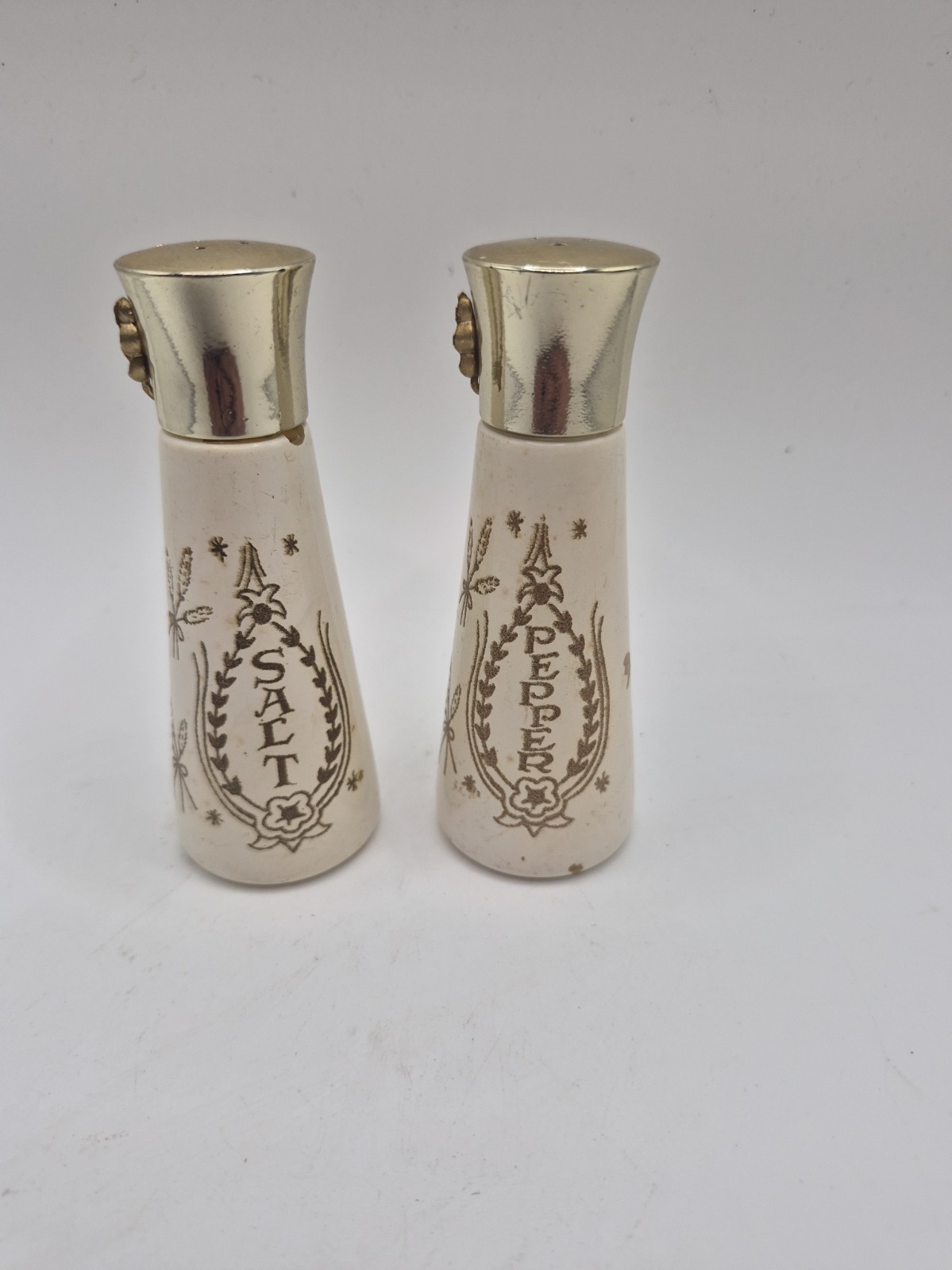 Vtg Salt and Pepper Shakers Religous Prayer Grace Before Meals 5B