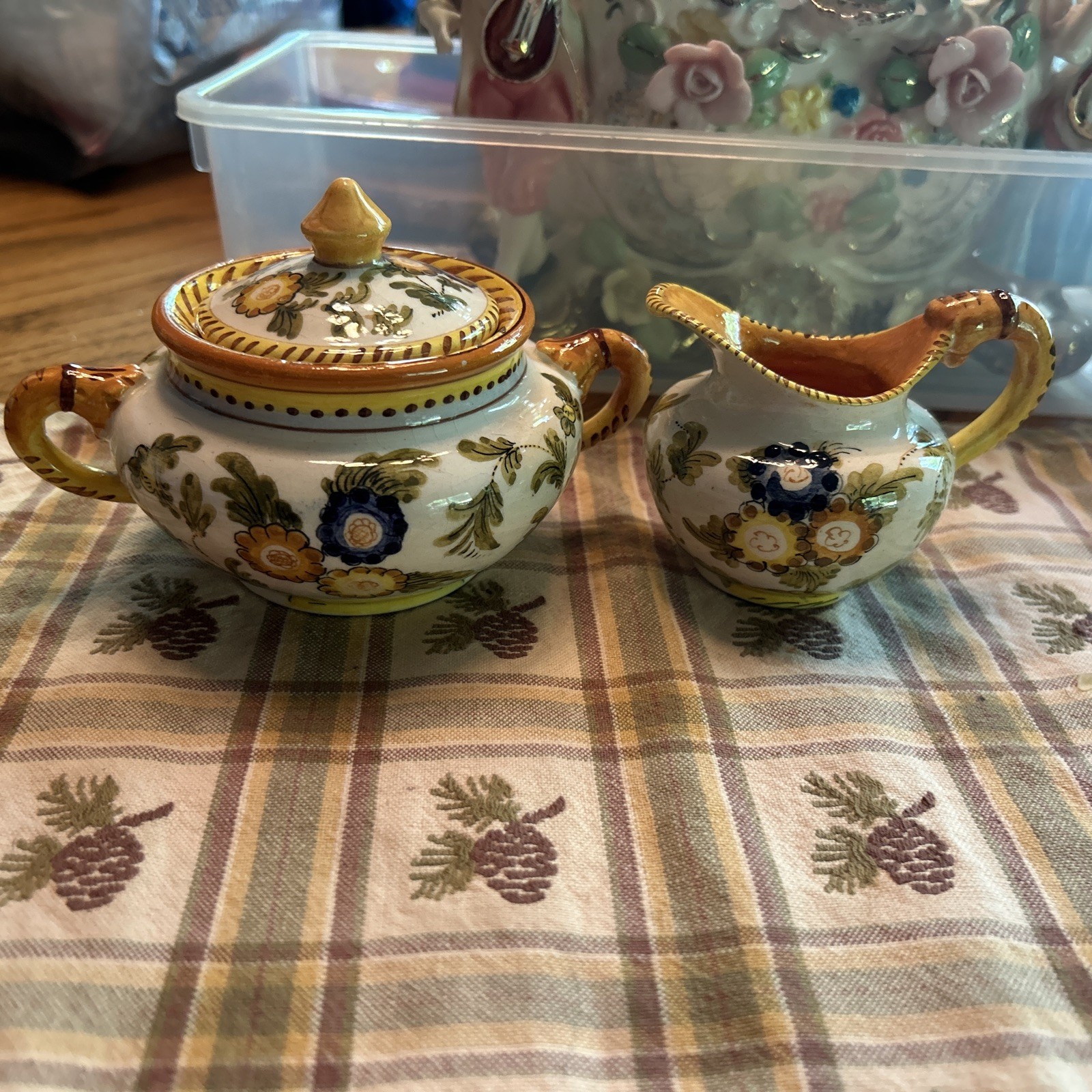Vintage SACA Italy Majolica Footed Creamer And Sugar Bowl w/Lid Rare Handpainted
