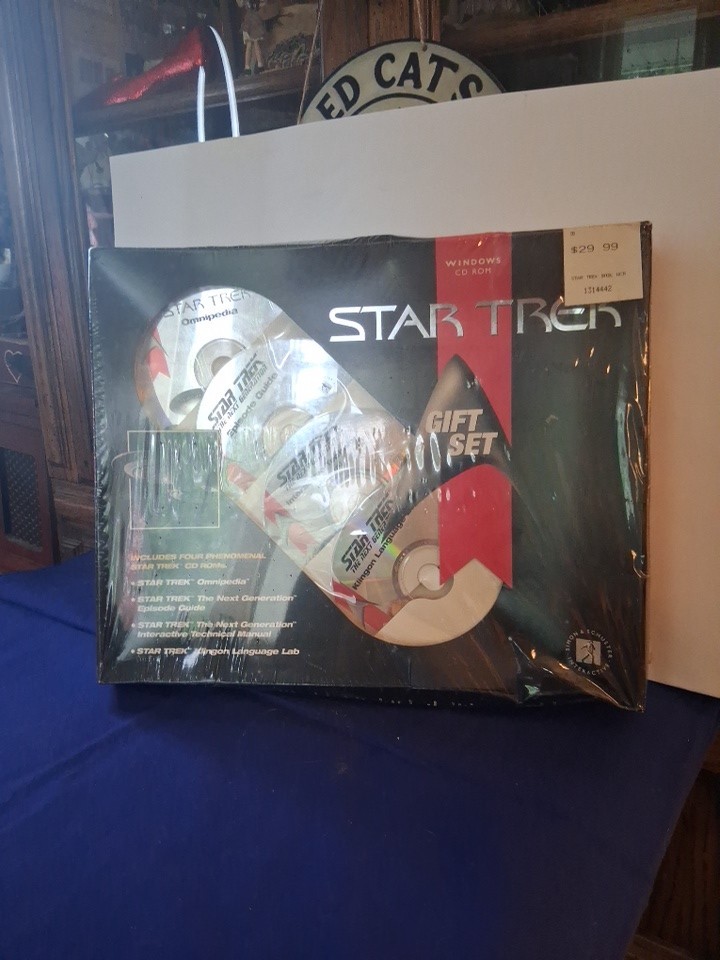 Star Trek Gift Set 4 CD Rom Tech Manual/Klingon/Omnipedia/Next Gen Episode Guide