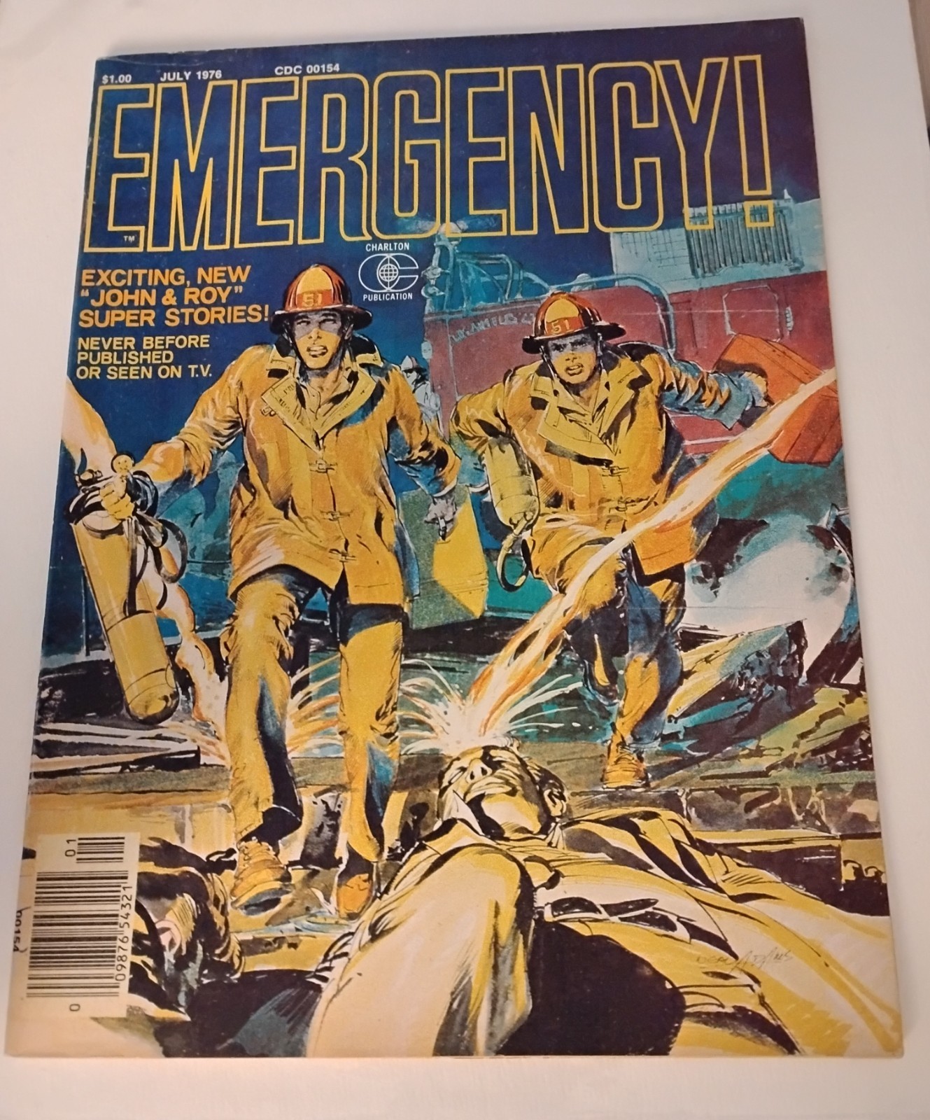 Emergency TV Show magazine #1 (Charlton) 1976 Neal Adams, Klaus Janson (VF-NM)