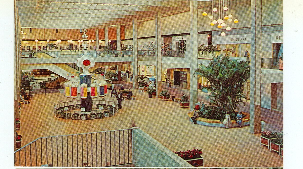 ROCHESTER,NEW YORK-TOWN SQUARE-#60885B-MIDTOWN PLAZA-INTERIOR-(#INT-655*)