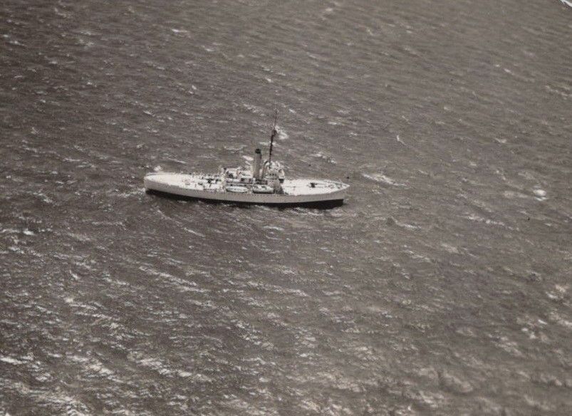 CREASES 1940s US Navy Ship Warship Vessel Aerial View Ocean Military Maritime
