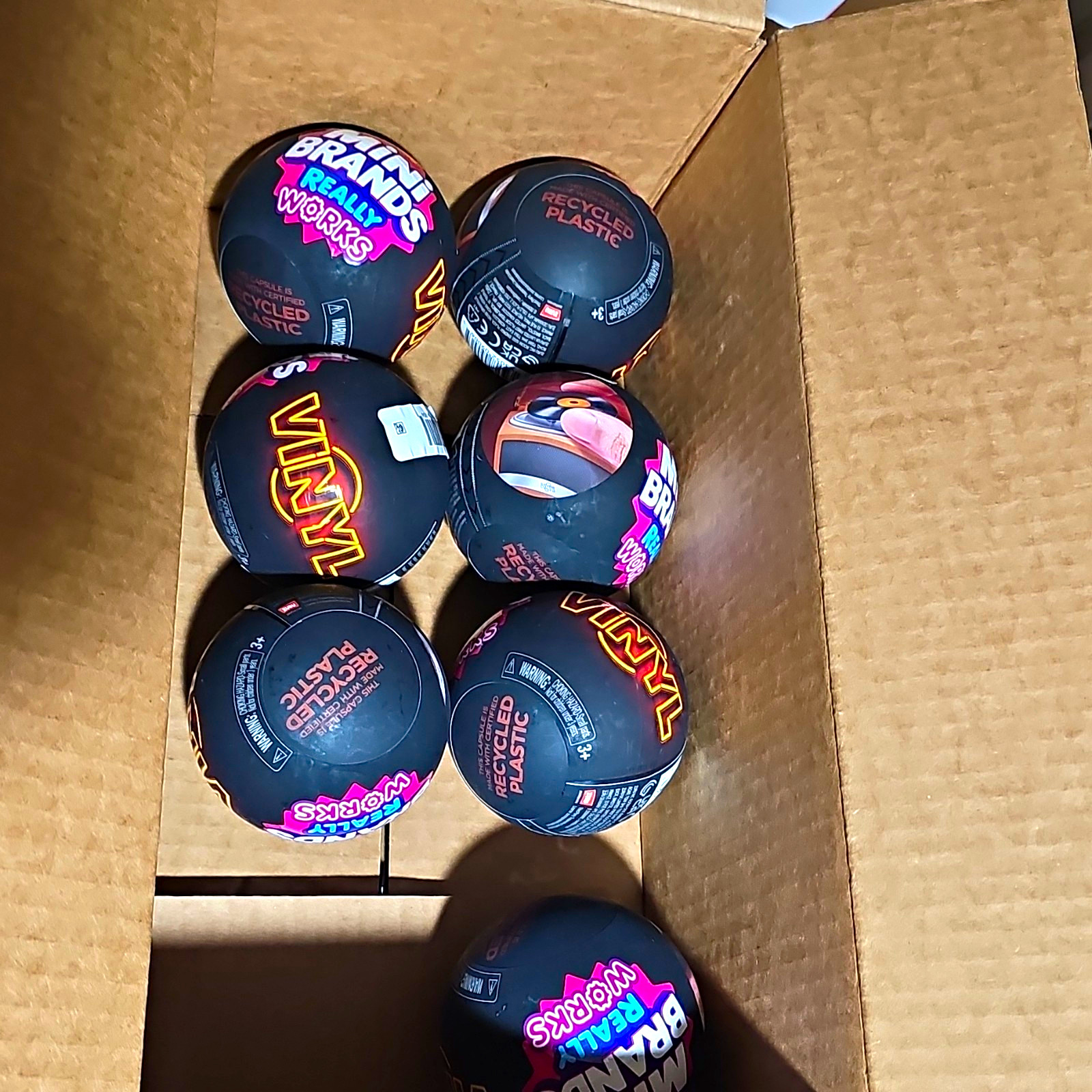 7 ZURU Mini Brands Real Mini World Vinyl Blind Pack Ball, Series, Age 3+