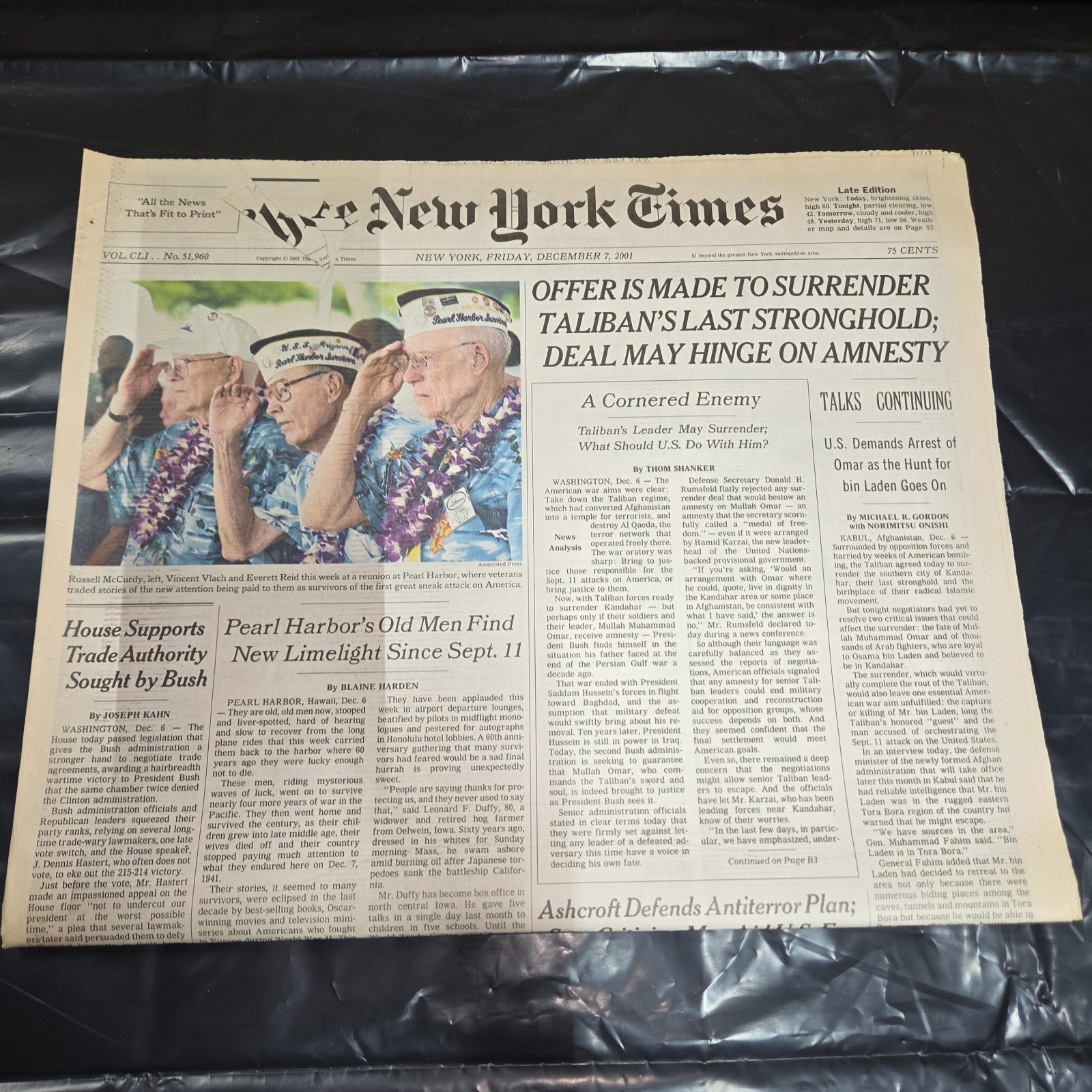 The New York Times December 7 2001 Newspaper Taliban Last Stronghold Pearl Harbo