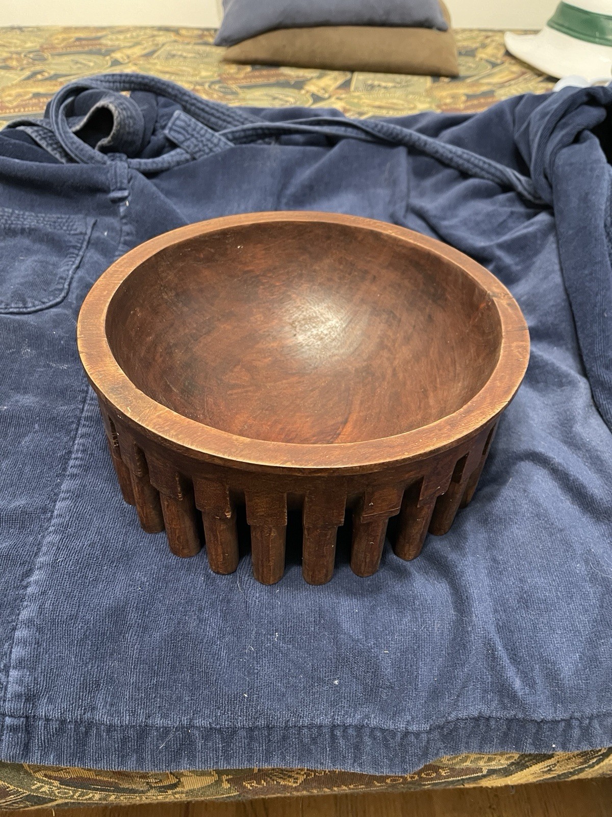 Vintage Hand Carved Samoan 26 Leg Ceremonial Kava Bowl