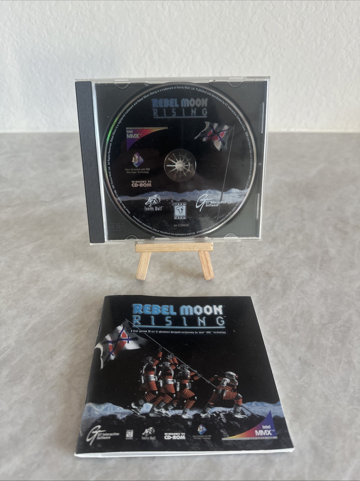 Rebel Moon Rising Vintage PC Game 1997 /w Manual