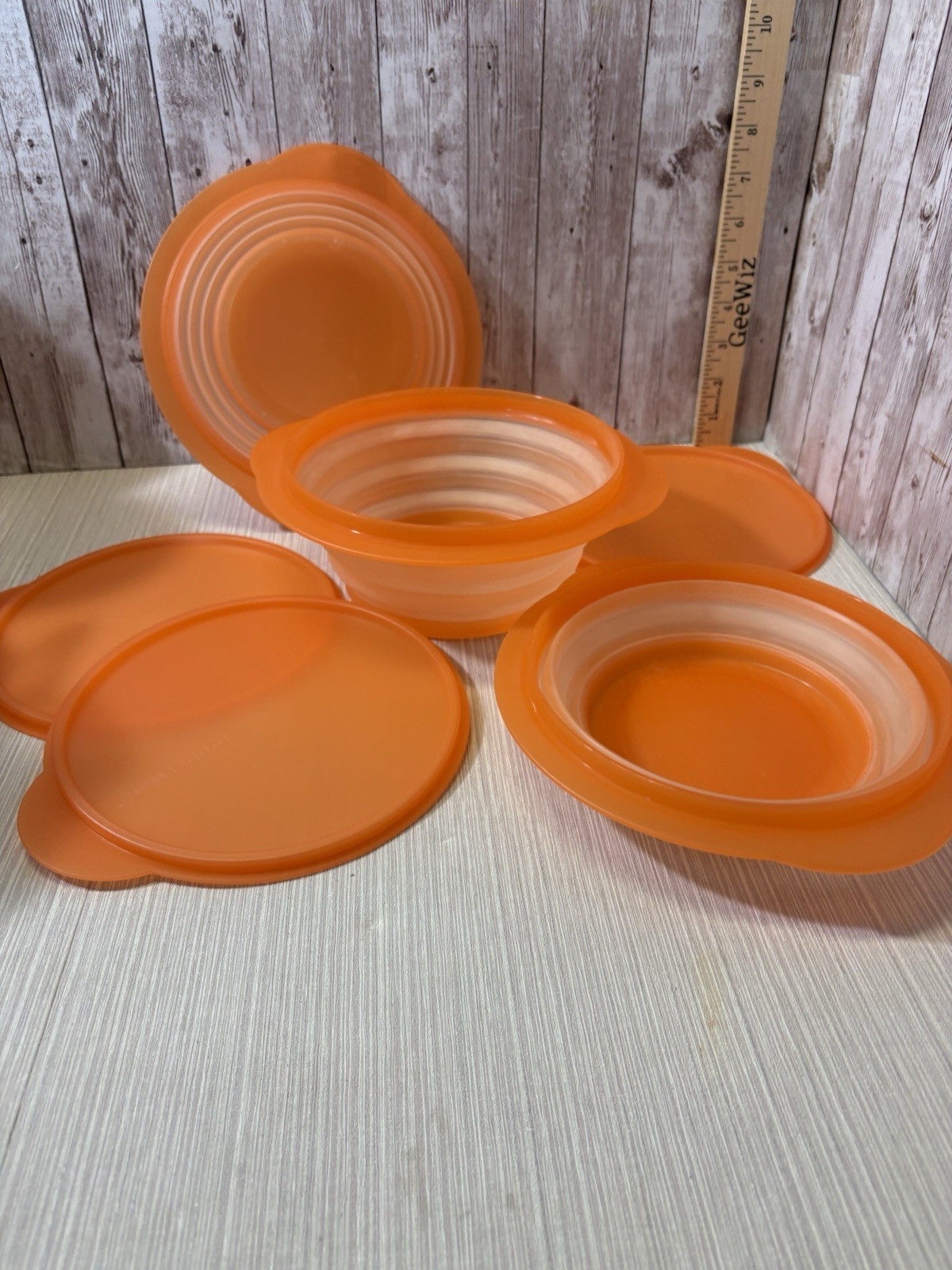 Tupperware FlatOut Orange Collapsible Expandable Bowls 4 Cup Set 3 w/ Lids VTG