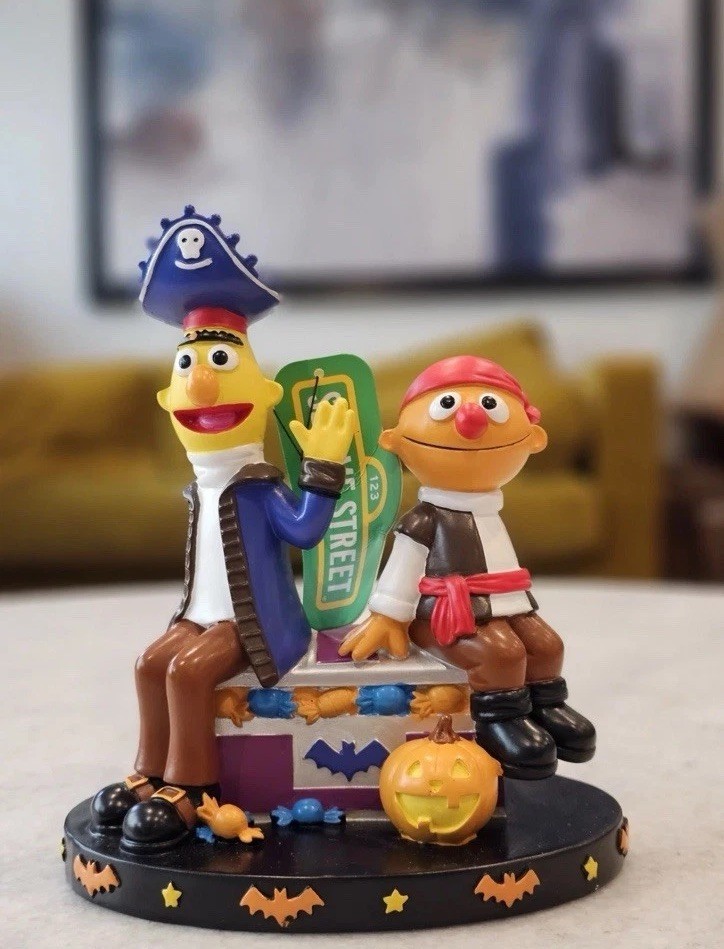 Bert and Ernie Sesame Street Halloween Pirates Decoration