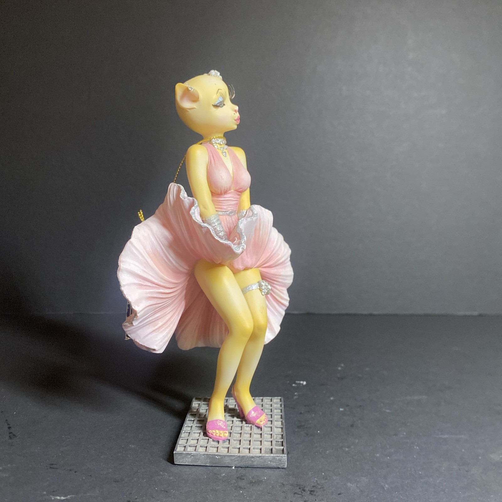 Margaret Le Van Alley Cats Daisilyn Marilyn Monroe Figurine Retired original tag