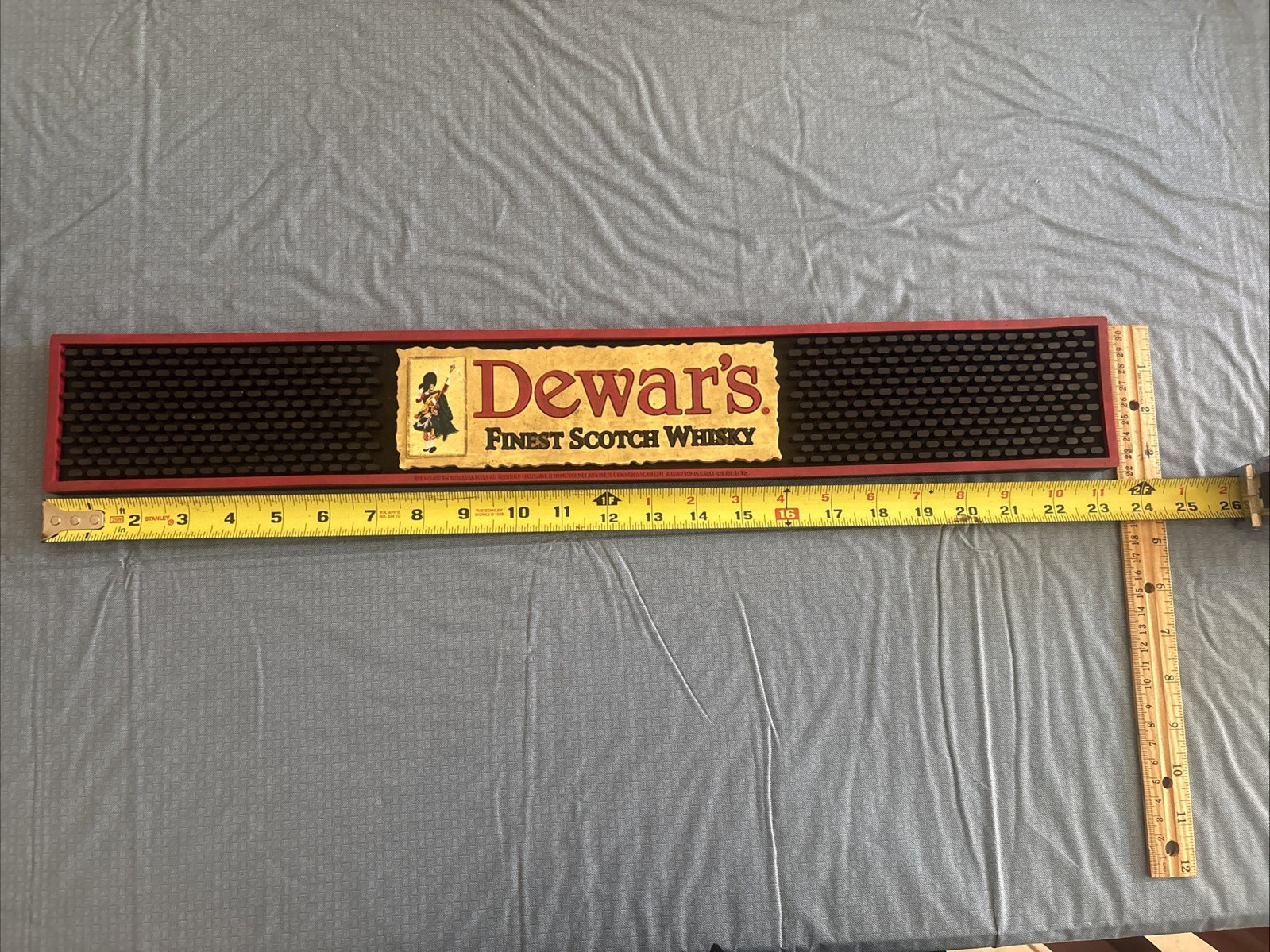 Vintage DEWAR’S SCOTCH WHISKY RUBBER BAR RAIL RUNNER SPILL MAT