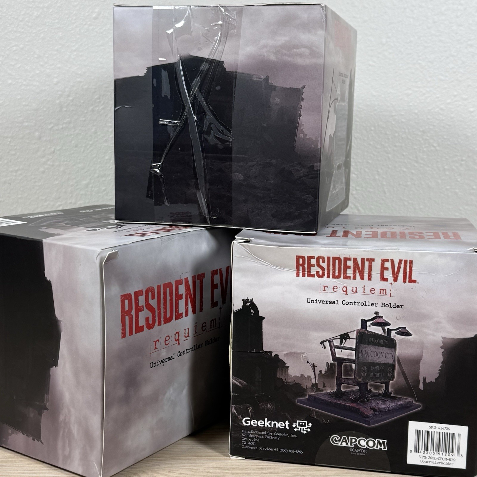 Resident Evil Requiem Universal Controller Holder Capcom - Imperfect Boxes