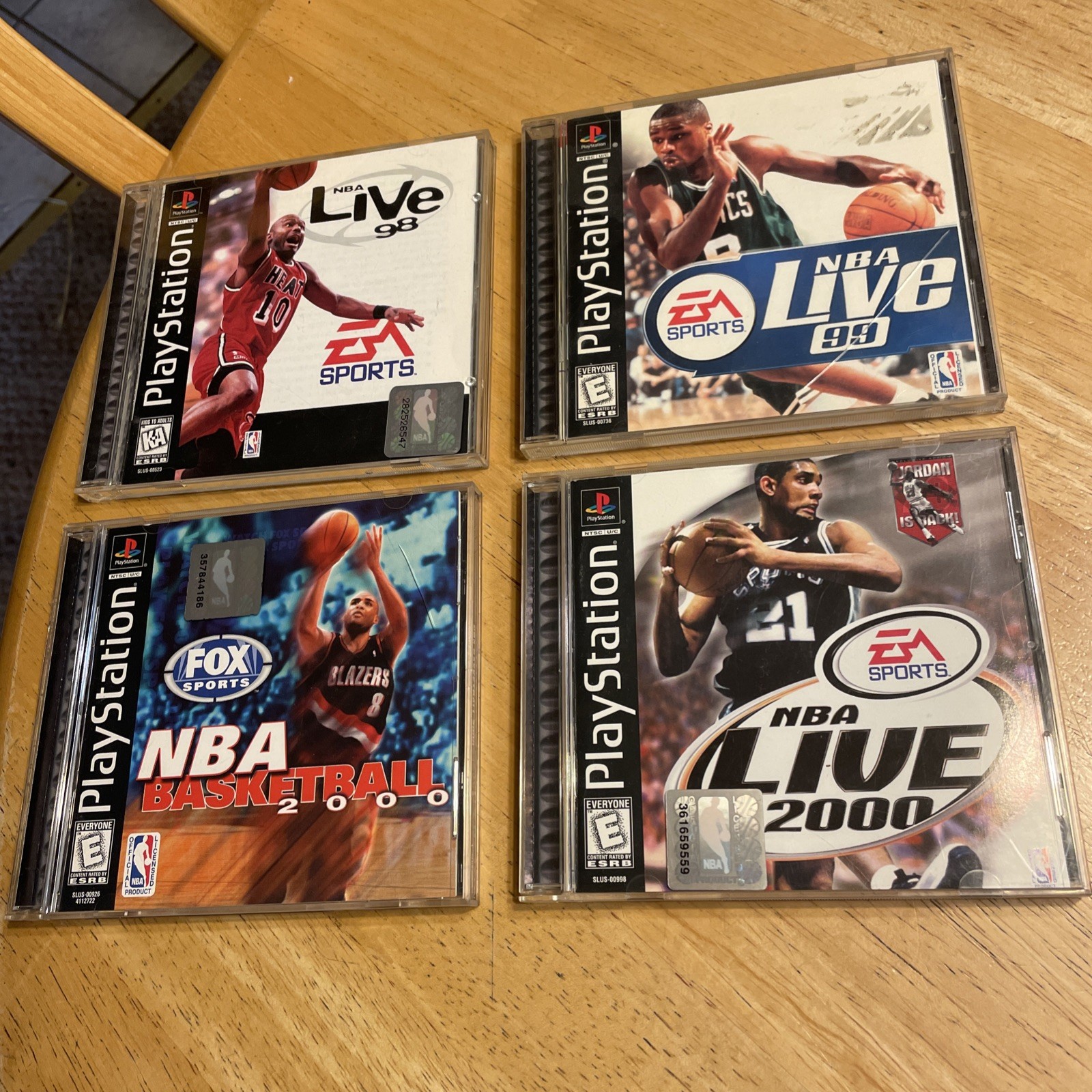 PS1 NBA Live Games Lot 98,99, 2000 Fox Sports NBA Basketball 2000