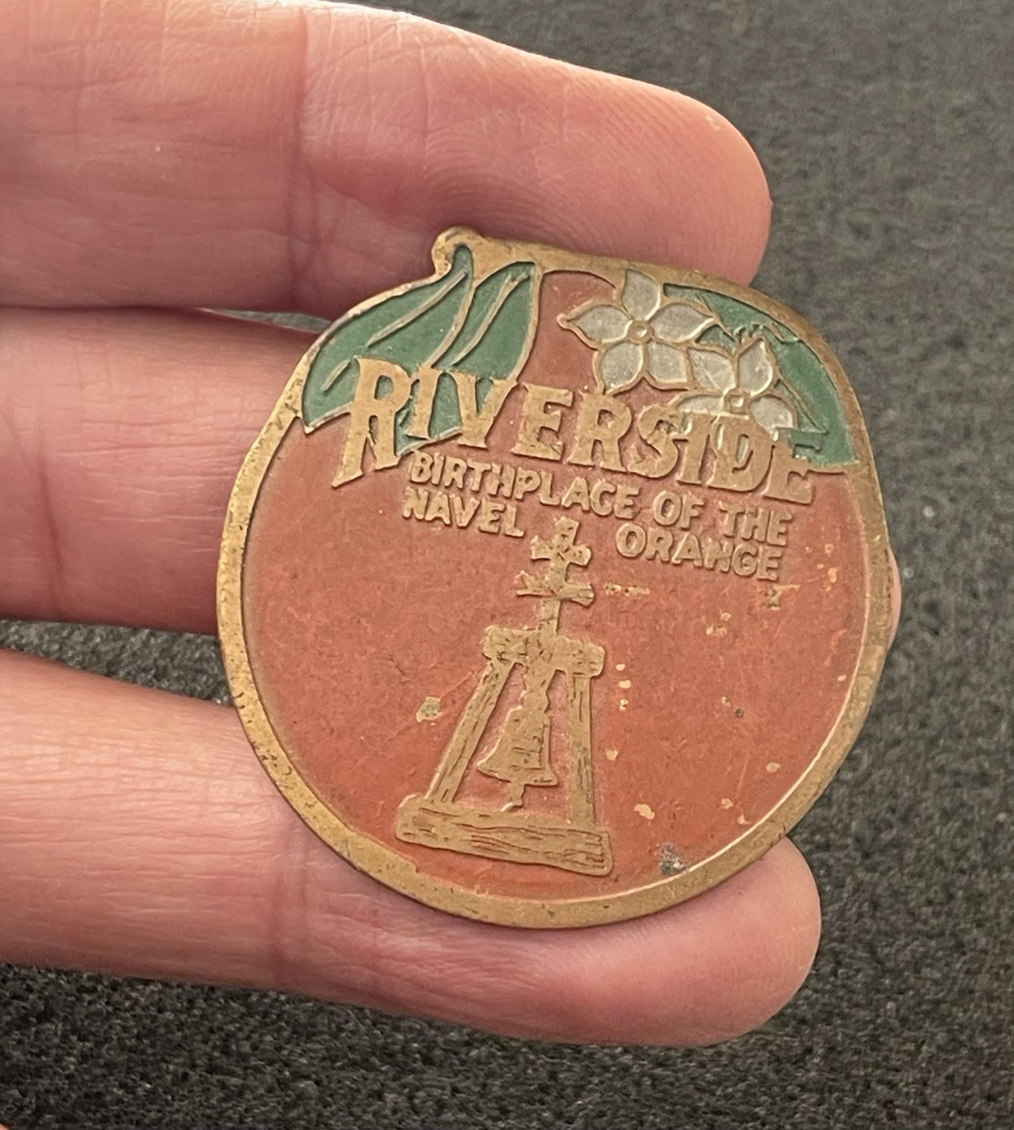 Antique Riverside California Navel Orange Collectible Pin/Badge - TM2560