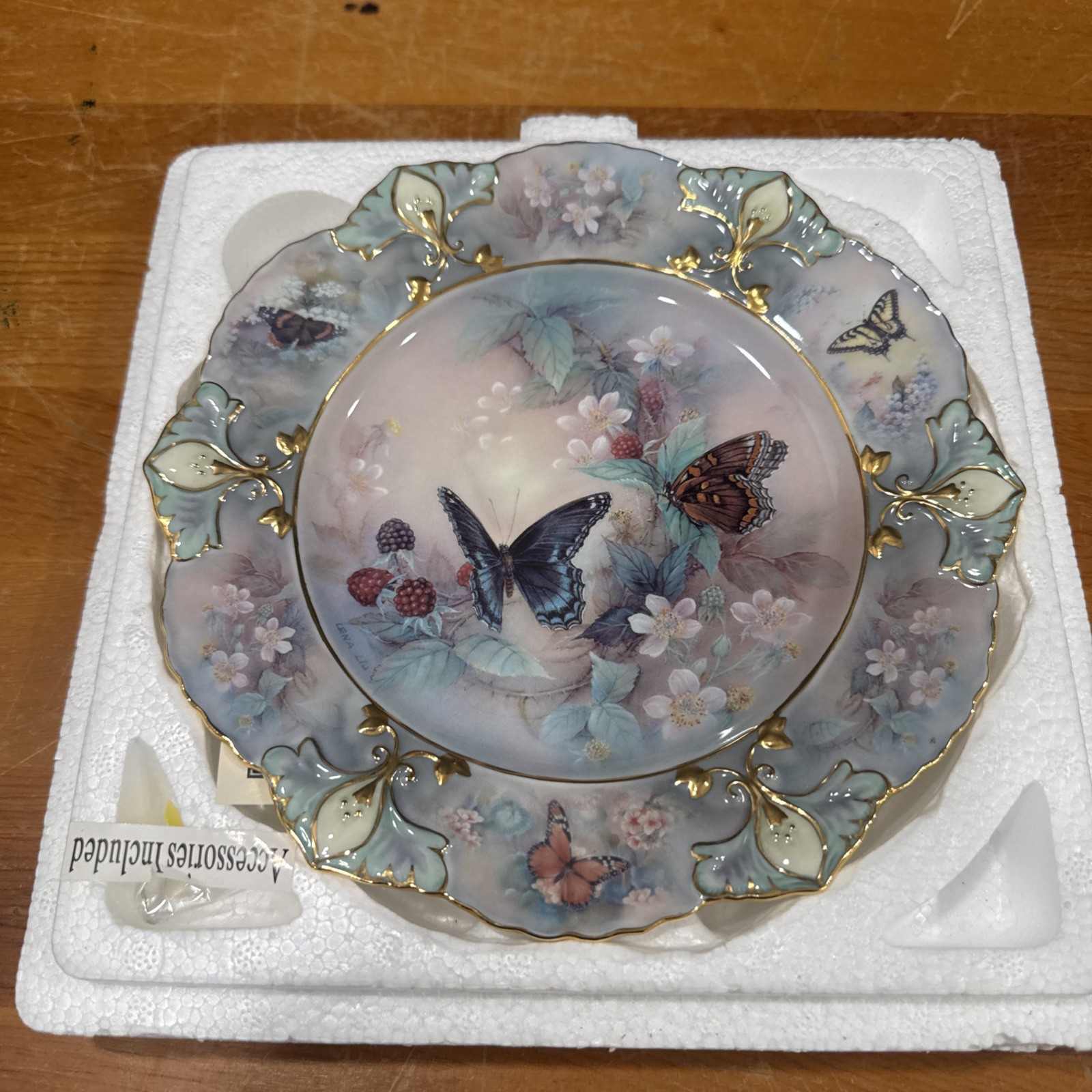Enchanted Wings Lena Liu First Issue of Jewels of the Garden Collectable Plate
