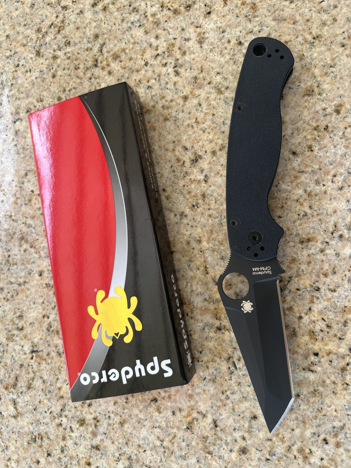 Spyderco Paramilitary 2 PM2 Tanto - Black DLC M4 - Black G10