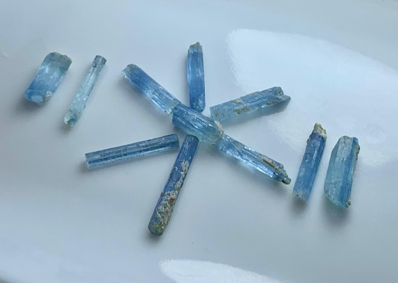 13.25 Carat Beautiful Lott Aquamarine Crystal from Haramosh Pakistan