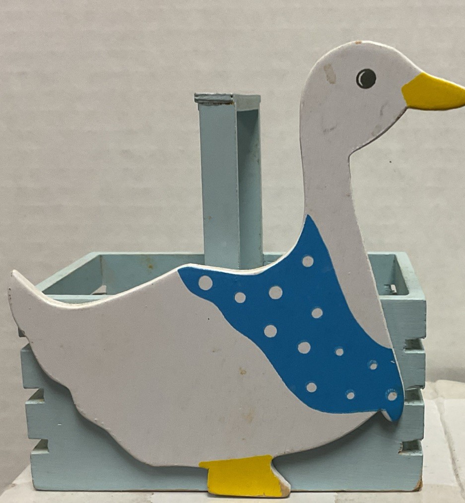 Vintage Wooden Country Duck Basket