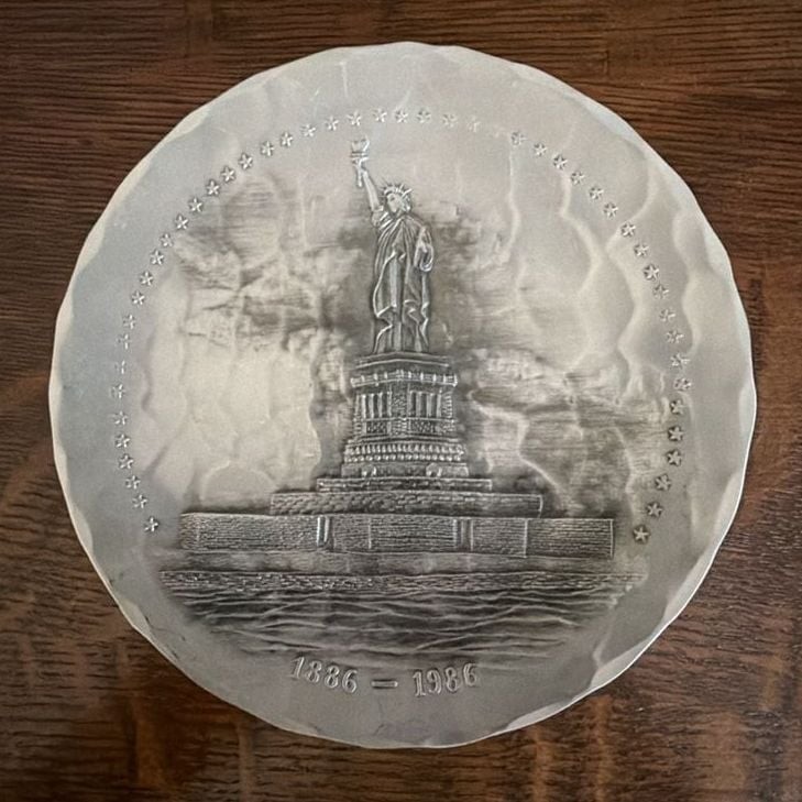 Natale Vintage Statue of Liberty Centennial Commemorative Metal Plate 1886-1986