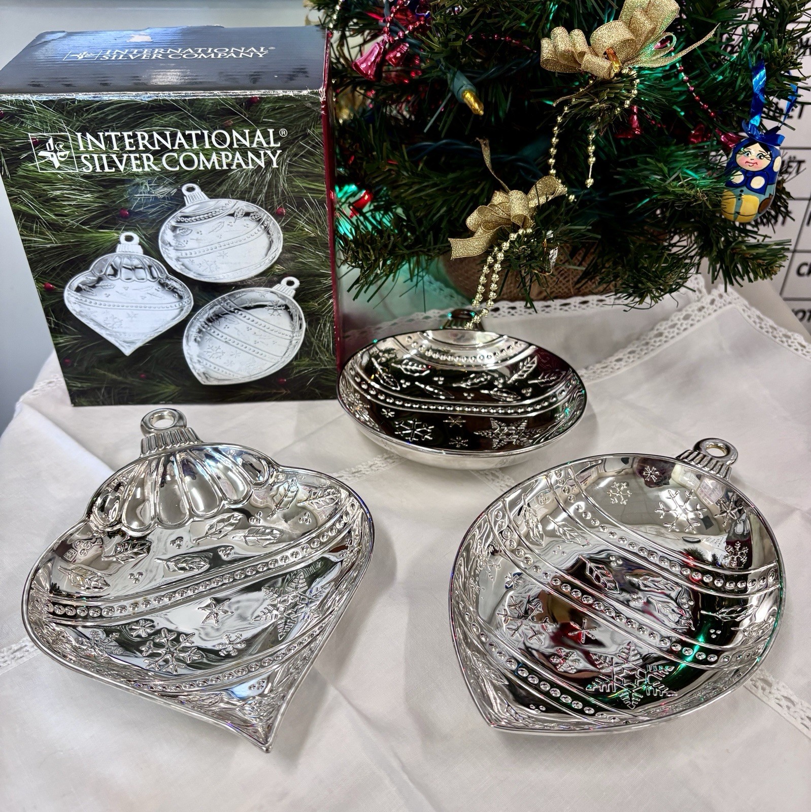 Vintage International Silver Co. 3-Piece Christmas Silver Plated Dish Set. NIB.