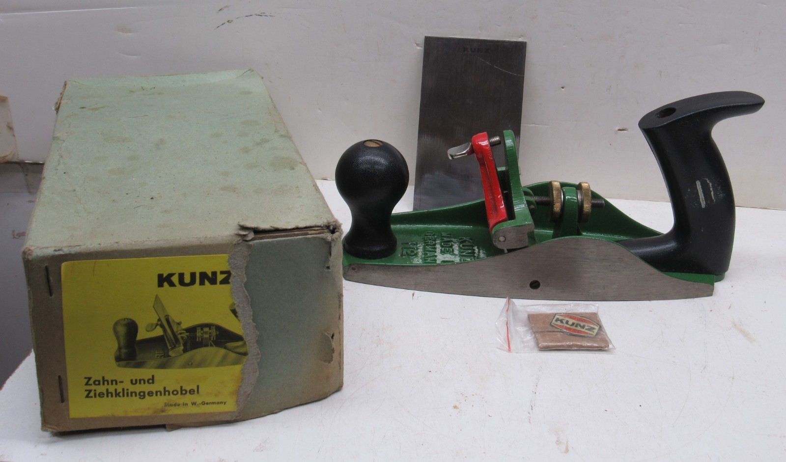 N.O.S. KUNZ CABINET & VENEER SCRAPER PLANE