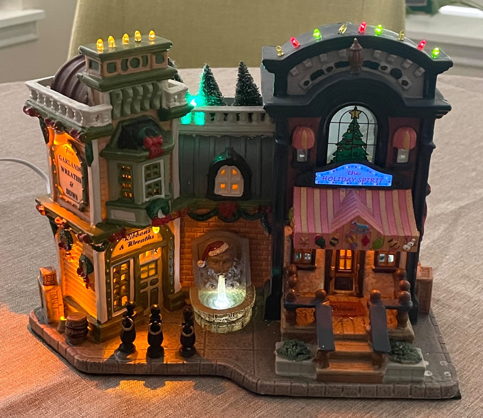 LEMAX Enchanted Forest Holiday Treasures Christmas Shops 2005