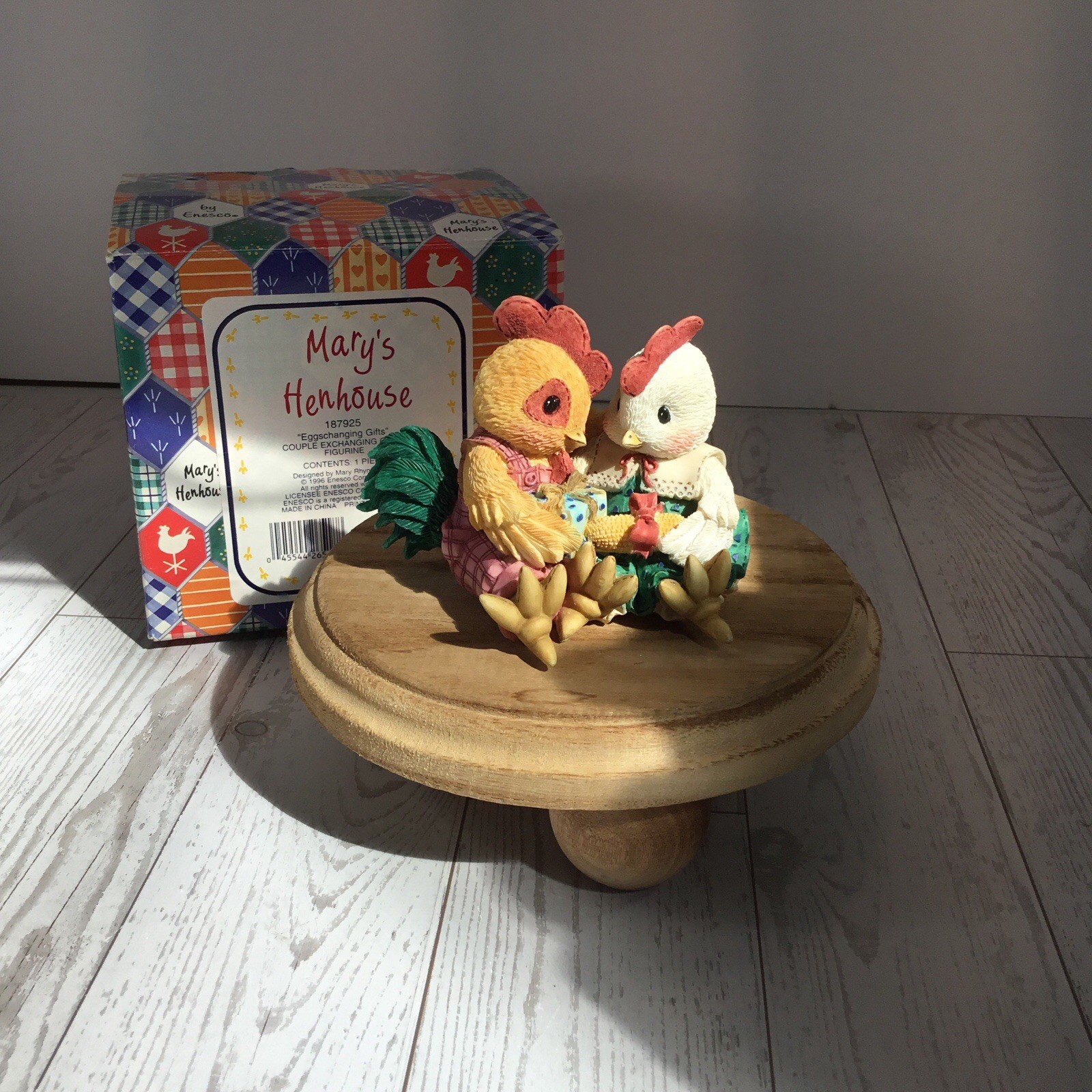 New Vintage Enesco Mary’s Henhouse “Eggschanging Gifts” #187925 Figurine