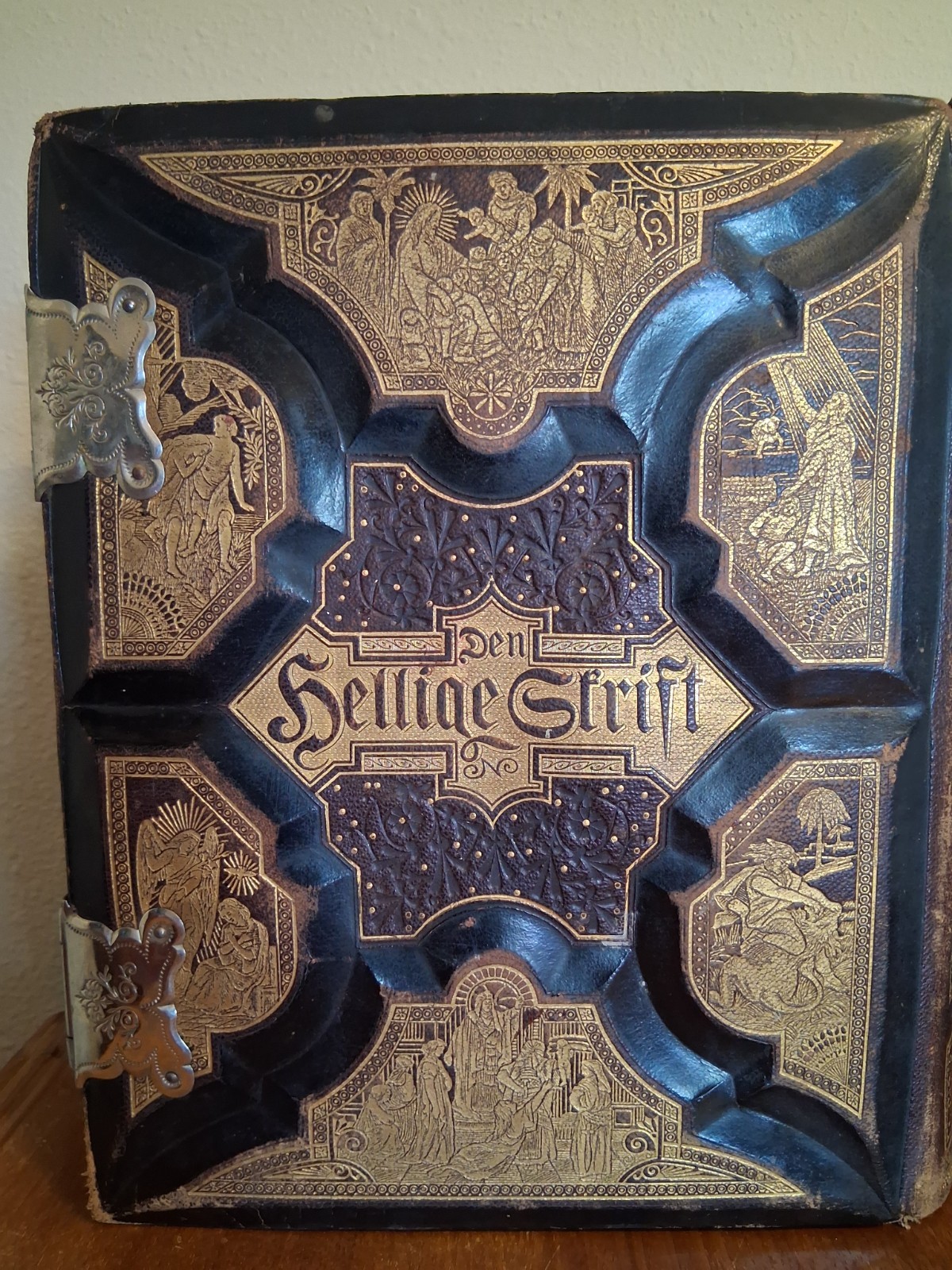Den Helline Skrift Antique Late 1800's  Bible Leather Metal Clasps Scandanavian