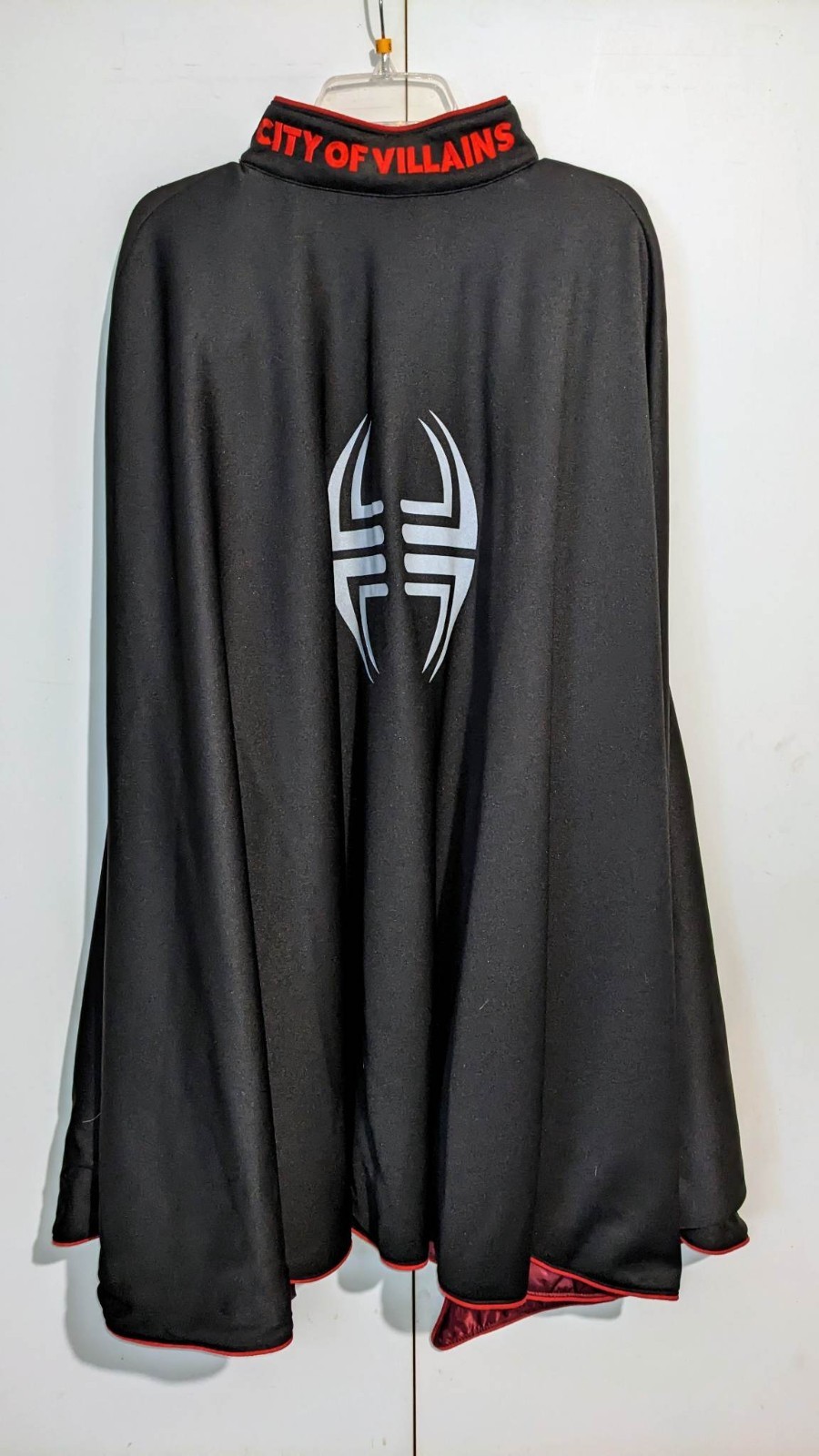 City of Villains VERY RARE promotional cape (not the Arachnos Cape giveaway)