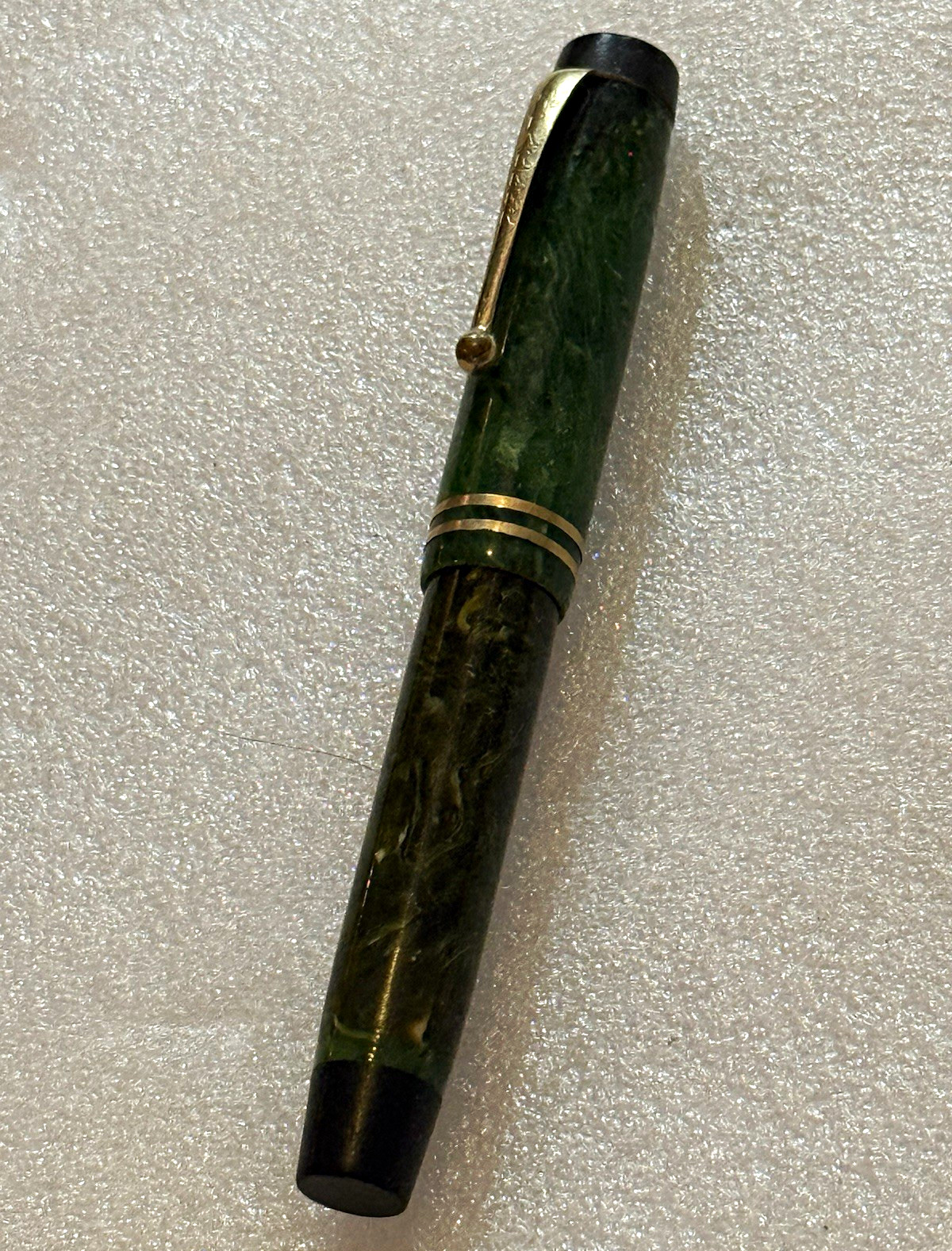 Parker Vintage Green Marbled Fountain Pen, 14K Medium Nib, Gold Trim