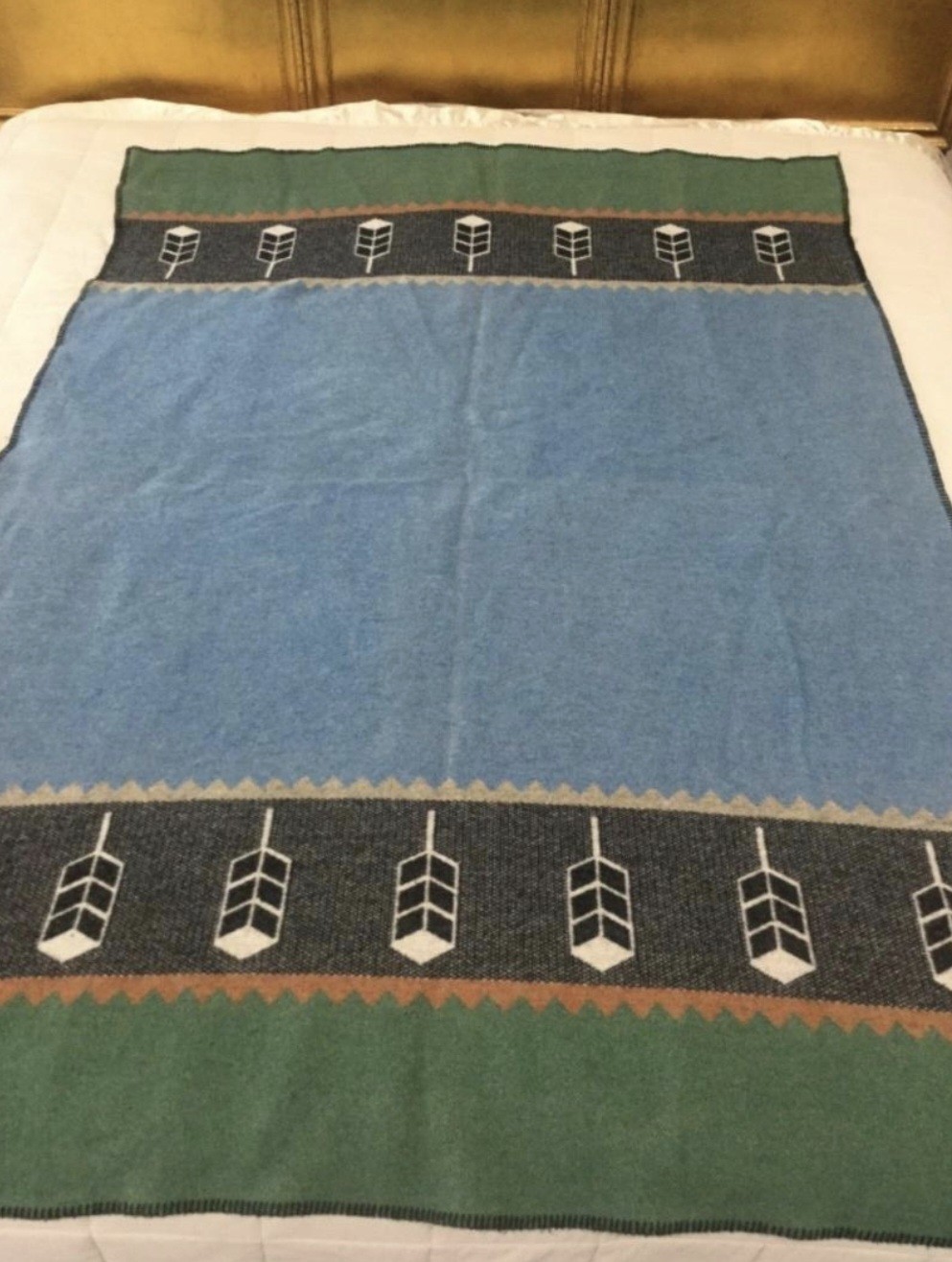 Wellspring Legend Wisdom Robe LAURIE JACOBI 1993 Wool Blanket FARIBAULT 74x52