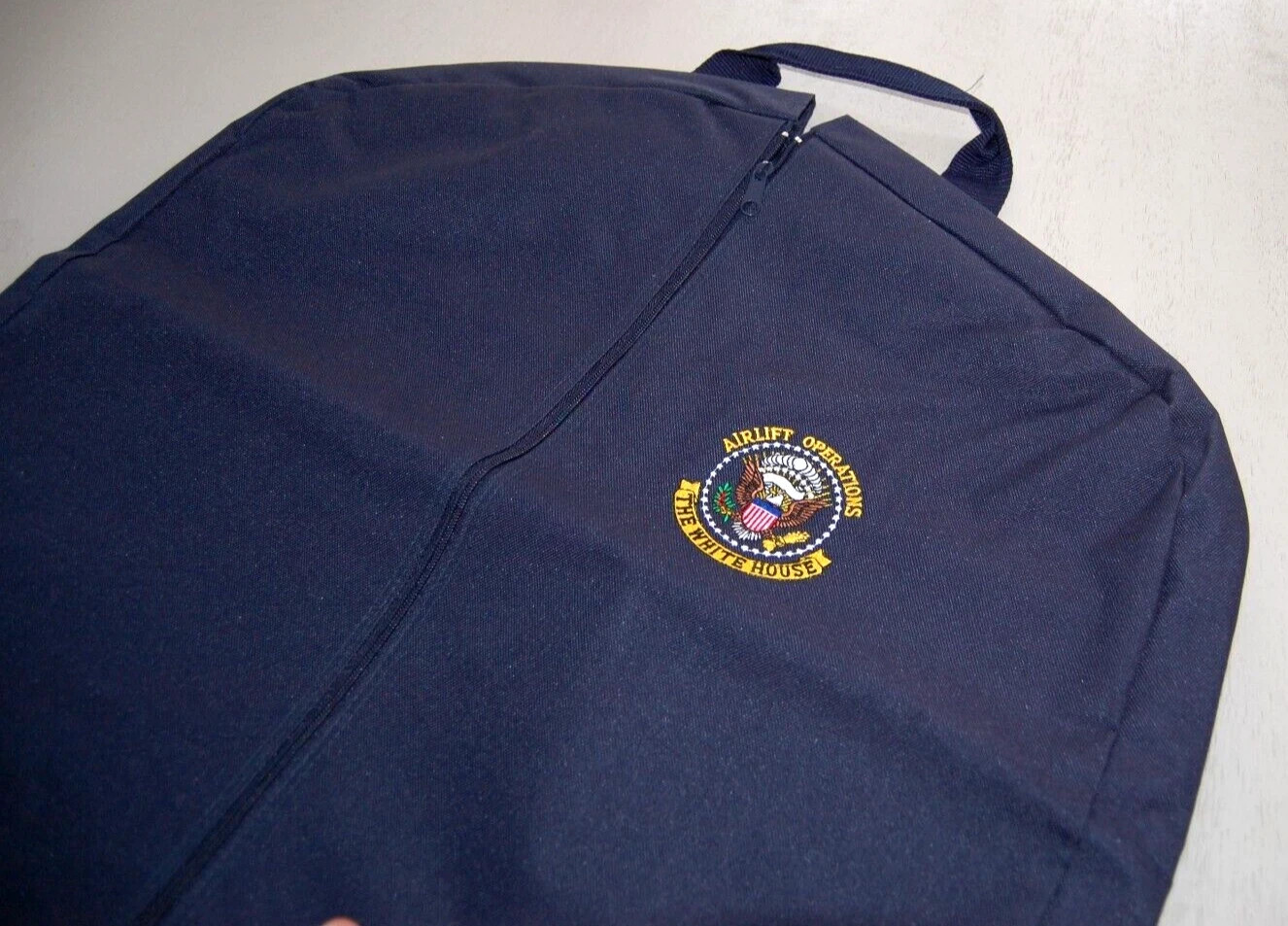 Air Force One GARMENT BAG Presidential Seal White House Airlift Operations 1