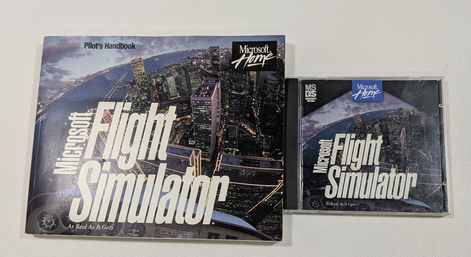 Microsoft Flight Simulator 5.1 (1995 MS-DOS PC CD-ROM) Case & Pilot's Handbook