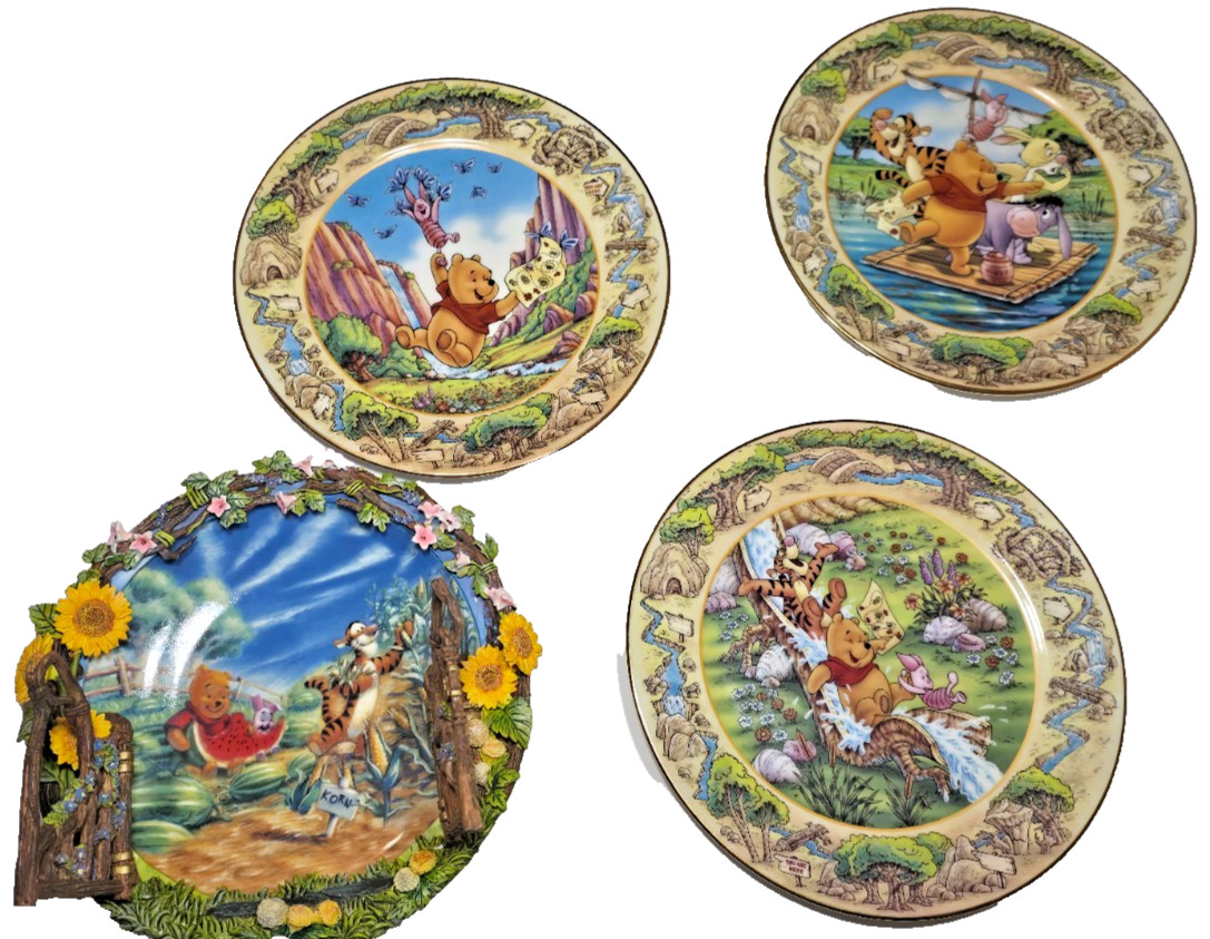 Bradford Exchange Winnie The Pooh Plates Lot of 4 Includes 3D Opening Gate Plate