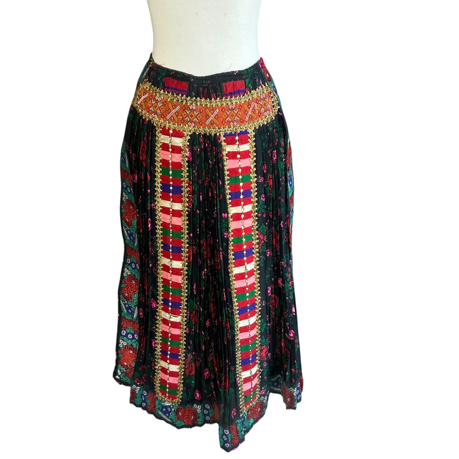 Vintage Hungarian Kalotaszeg Pleated Folklore Embroidered Apron