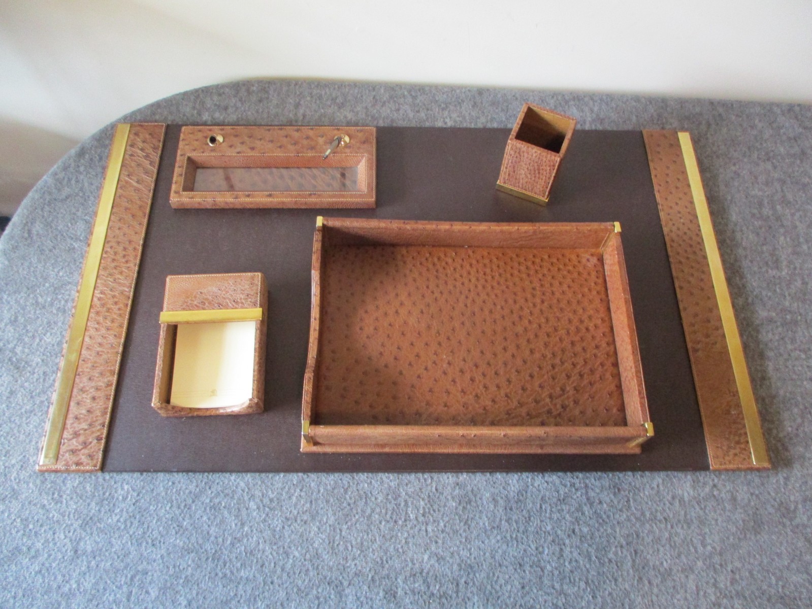 VINTAGE OSTRICH LEATHER MARK CROSS ITALY 5 PC DESK SET (TAN) + ORIGINAL PAPER