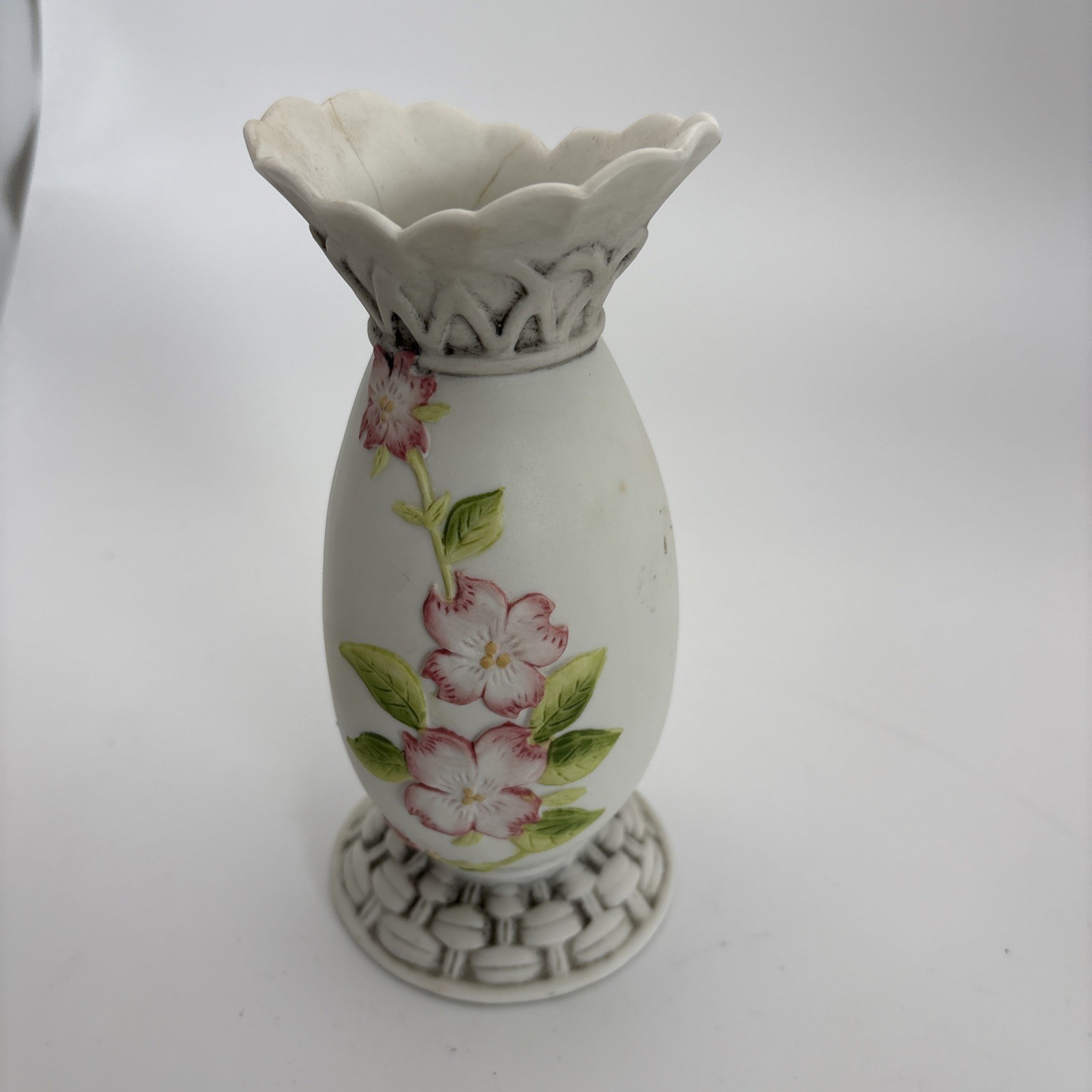 Vintage 1985 Bisque Hand Painted Lefton Bud Vase With 3D Flowers