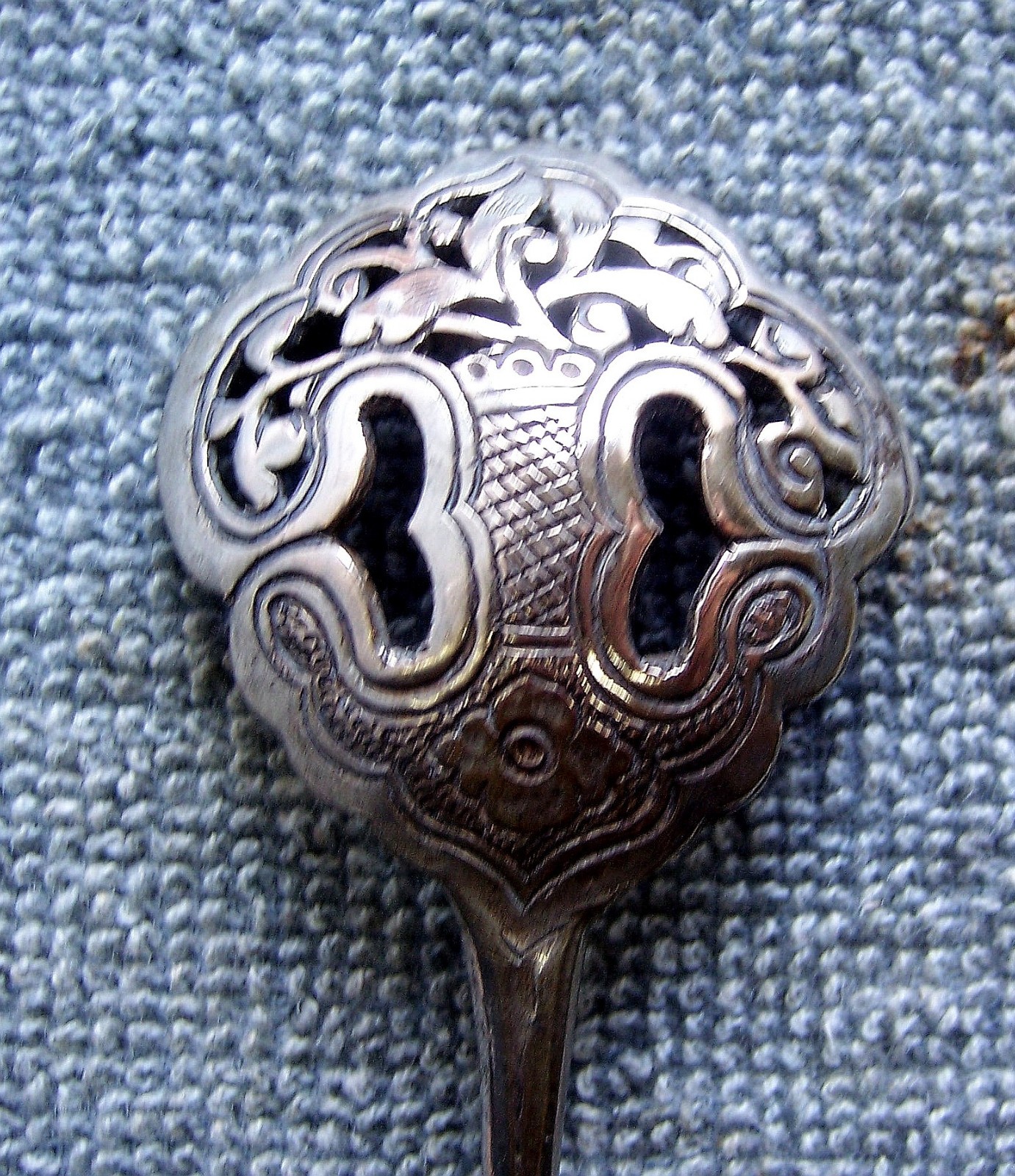 Chinese Minority hair pin unmarked silver Miao (Hmong) people NO US IMPORT FEE