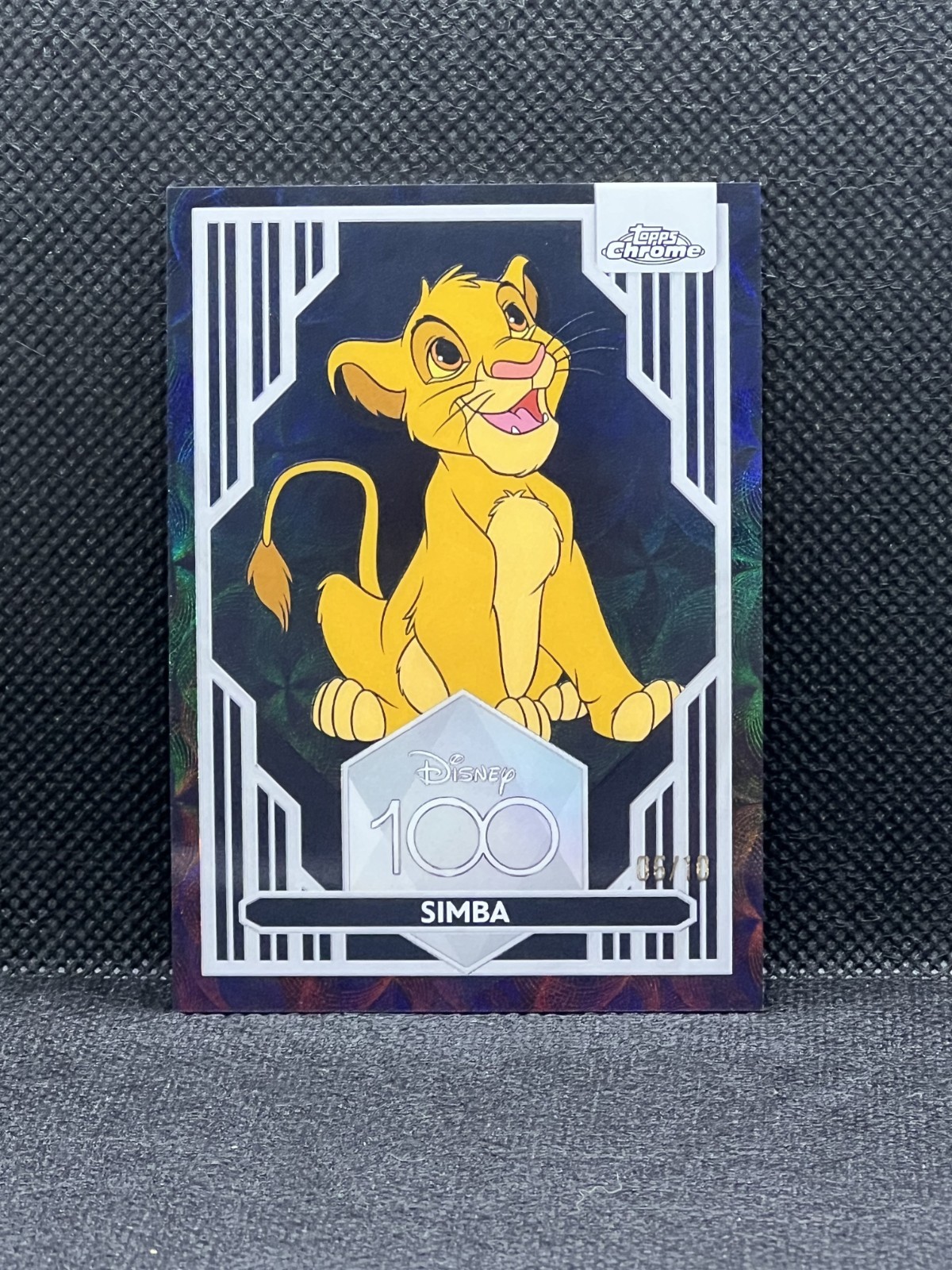 2023 Topps Chrome Disney 100 Years Simba Black Kaleidoscope 6/10