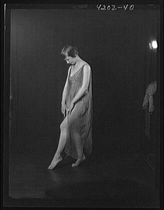Eugenie,Miss,dancers,women,performers,nitrates,costumes,A Genthe,1923 6