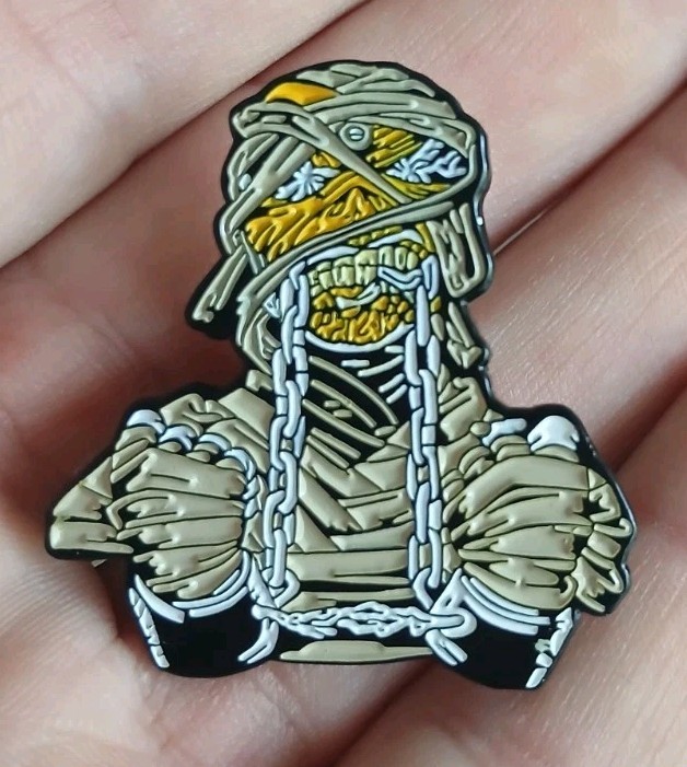 Iron Maiden Eddy Enamel Pin Hate Lapel Heavy Metal 80 Bruce Dickinson Powerslave