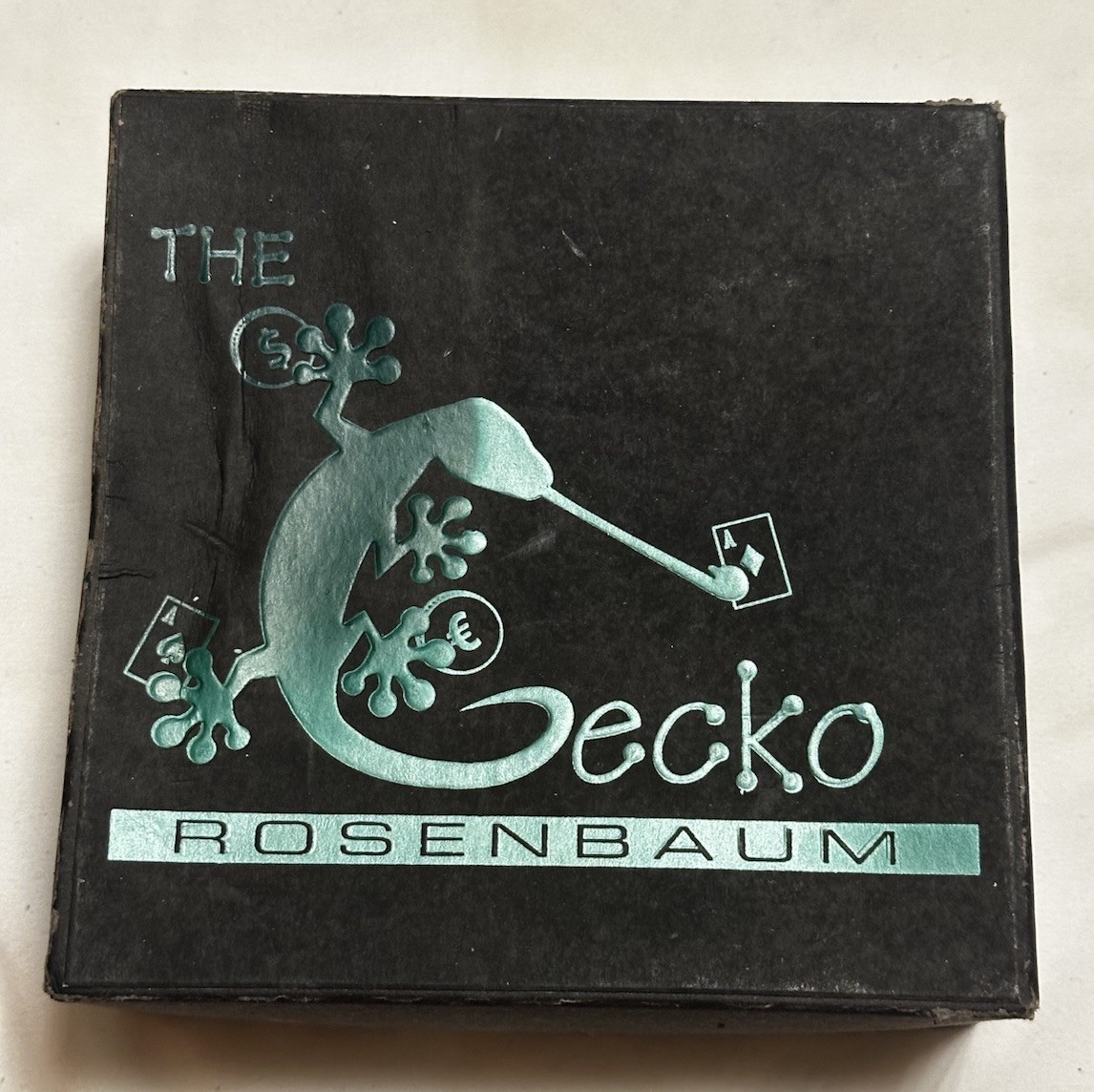 THE GECKO by Jim Rosenbaum - Professional Magic Trick Prop