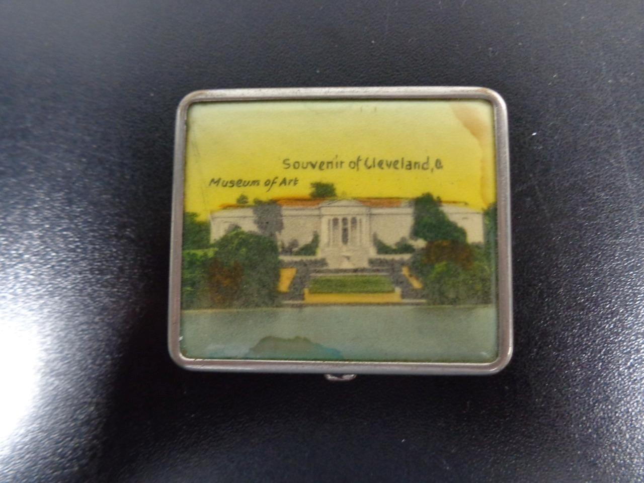 VTG METAL POWDER COMPACT w/ SOUVENIR SCENE ~ MUSEUM OF ART CLEVELAND OHIO OH. O.